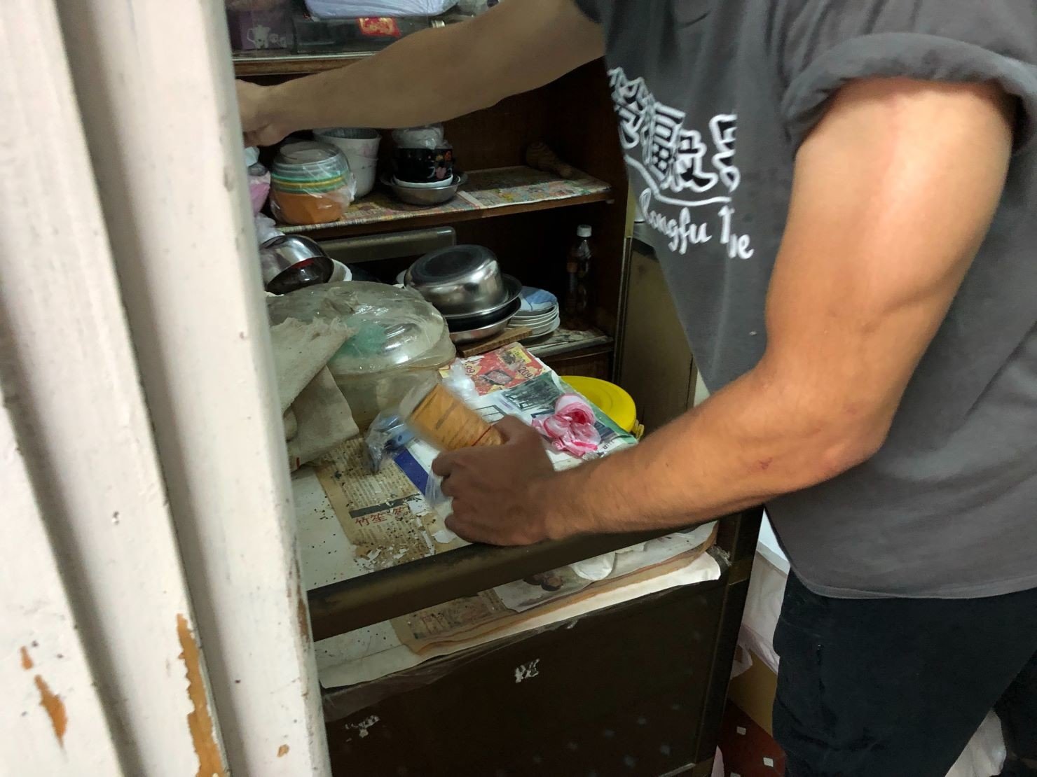 搬家公司推薦【榮福搬家】裝箱打包,給您最優質搬家服務、最安全的搬運服務:雜物最多、東西最瑣碎的廚房也能輕鬆幫顧客打包 搬家公司推薦【榮福搬家】裝箱打包,給您最優質搬家服務、最安全的搬運服務:雜物最多、東西最瑣碎的廚房也能輕鬆幫顧客打包