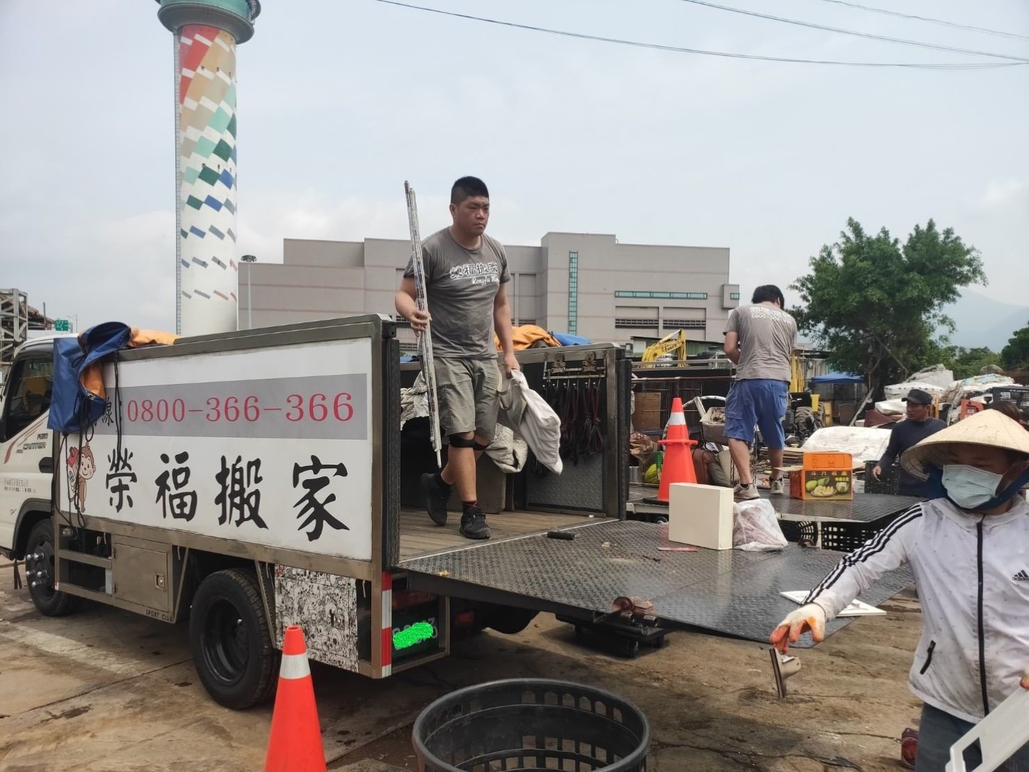 新北市垃圾清運、台北市垃圾清運、不要的家具怎麼辦、搬家公司推薦、新北搬家公司推薦【榮福搬家公司】南港搬家、桃園搬家公司推薦、桃園大型垃圾、台北搬家公司推薦、搬垃圾處理、家庭廢棄物清運、廢棄物處理、搬運廢棄物、家具垃圾處理、清運、搬家具、冰箱搬運、基隆搬家、大型家電回收清運、床墊搬運、搬衣櫃、大型家具丟棄、大型家具清運、搬公司行號、家庭垃圾清運公司、清垃圾、廢棄家具處理、廢棄家具清運、垃圾清運費用、搬家車,針對顧客都秉持以用心實在專業搬家技巧,搬家實在用心值得您的信賴與選擇。歡迎來電咨詢02-2651-2727,榮福搬家有專員立即為您服務。 新北市垃圾清運、台北市垃圾清運、不要的家具怎麼辦、搬家公司推薦、新北搬家公司推薦【榮福搬家公司】南港搬家、桃園搬家公司推薦、桃園大型垃圾、台北搬家公司推薦、搬垃圾處理、家庭廢棄物清運、廢棄物處理、搬運廢棄物、家具垃圾處理、清運、搬家具、冰箱搬運、基隆搬家、大型家電回收清運、床墊搬運、搬衣櫃、大型家具丟棄、大型家具清運、搬公司行號、家庭垃圾清運公司、清垃圾、廢棄家具處理、廢棄家具清運、垃圾清運費用、搬家車,針對顧客都秉持以用心實在專業搬家技巧,搬家實在用心值得您的信賴與選擇。歡迎來電咨詢02-2651-2727,榮福搬家有專員立即為您服務。