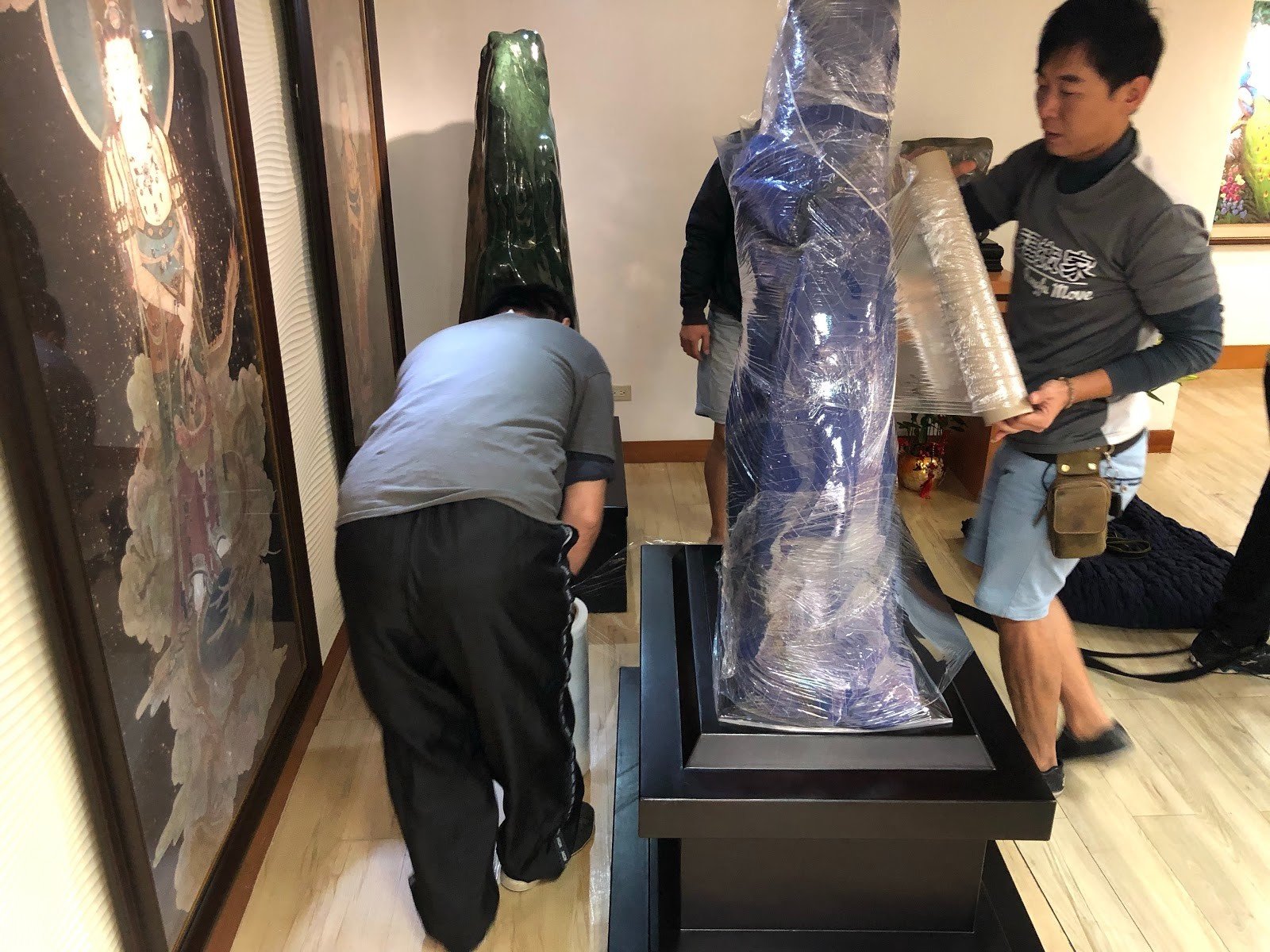 搬家公司推薦【榮福搬家】給您最有品質、最安全的搬運服務玉石搬運 搬家公司推薦【榮福搬家】給您最有品質、最安全的搬運服務玉石搬運