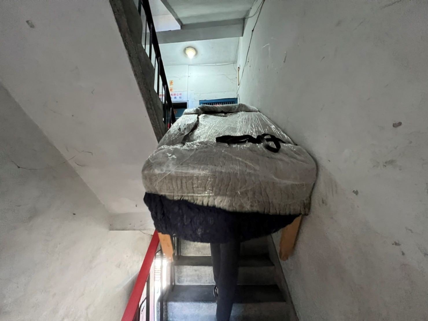 家公司推薦、新北搬家推薦【榮福搬家公司】南港搬家、基隆搬家、新北搬家、中和搬家、永和搬家、汐止搬家、台北搬家、桃園搬家公司推薦、台北搬家公司推薦、大型家具搬運、搬家具、冰箱搬運、搬家電、大型家電搬運、床墊搬運、搬家車、家庭搬家、搬工、搬運、搬家紙箱、跨縣市搬家、單件家具運送、搬家估價、搬家首選,搬家達人,、台北搬家公司推薦:大台北搬家,精緻包裝搬運「細膩包裝、專業搬運、用心服務、以客為尊」是榮福搬家公司的宗旨與精神。歡迎立即來電02-2651-2727專人服務。 家公司推薦、新北搬家推薦【榮福搬家公司】南港搬家、基隆搬家、新北搬家、中和搬家、永和搬家、汐止搬家、台北搬家、桃園搬家公司推薦、台北搬家公司推薦、大型家具搬運、搬家具、冰箱搬運、搬家電、大型家電搬運、床墊搬運、搬家車、家庭搬家、搬工、搬運、搬家紙箱、跨縣市搬家、單件家具運送、搬家估價、搬家首選,搬家達人,、台北搬家公司推薦:大台北搬家,精緻包裝搬運「細膩包裝、專業搬運、用心服務、以客為尊」是榮福搬家公司的宗旨與精神。歡迎立即來電02-2651-2727專人服務。