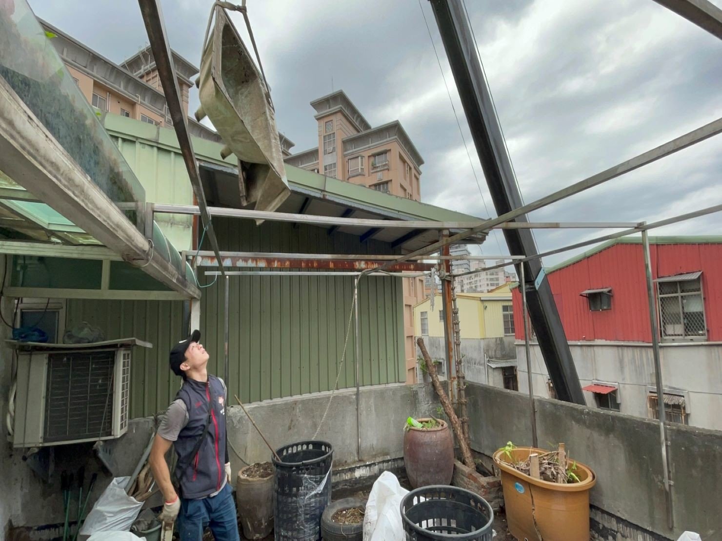 清垃圾、搬家公司推薦、新北搬家公司推薦、搬家首選【榮福搬家公司】南港搬家、桃園搬家公司推薦、台北搬家公司推薦、搬垃圾處理、家庭廢棄物清運、廢棄物處理、搬運廢棄物、家具垃圾處理、清運、大型家具丟棄、冰箱搬運、基隆搬家、大型垃圾清運、床墊搬運、搬衣櫃、搬大型家具、公司行號搬遷、家庭搬家、廢棄家具處理清運、搬工計時、人工搬運、家庭垃圾清運、搬運、垃圾清運價格,針對顧客都秉持以用心實在專業搬家技巧,搬家實在用心值得您的信賴與選擇。歡迎來電咨詢02-2651-2727,榮福搬家有專員立即為您服務。 清垃圾、搬家公司推薦、新北搬家公司推薦、搬家首選【榮福搬家公司】南港搬家、桃園搬家公司推薦、台北搬家公司推薦、搬垃圾處理、家庭廢棄物清運、廢棄物處理、搬運廢棄物、家具垃圾處理、清運、大型家具丟棄、冰箱搬運、基隆搬家、大型垃圾清運、床墊搬運、搬衣櫃、搬大型家具、公司行號搬遷、家庭搬家、廢棄家具處理清運、搬工計時、人工搬運、家庭垃圾清運、搬運、垃圾清運價格,針對顧客都秉持以用心實在專業搬家技巧,搬家實在用心值得您的信賴與選擇。歡迎來電咨詢02-2651-2727,榮福搬家有專員立即為您服務。