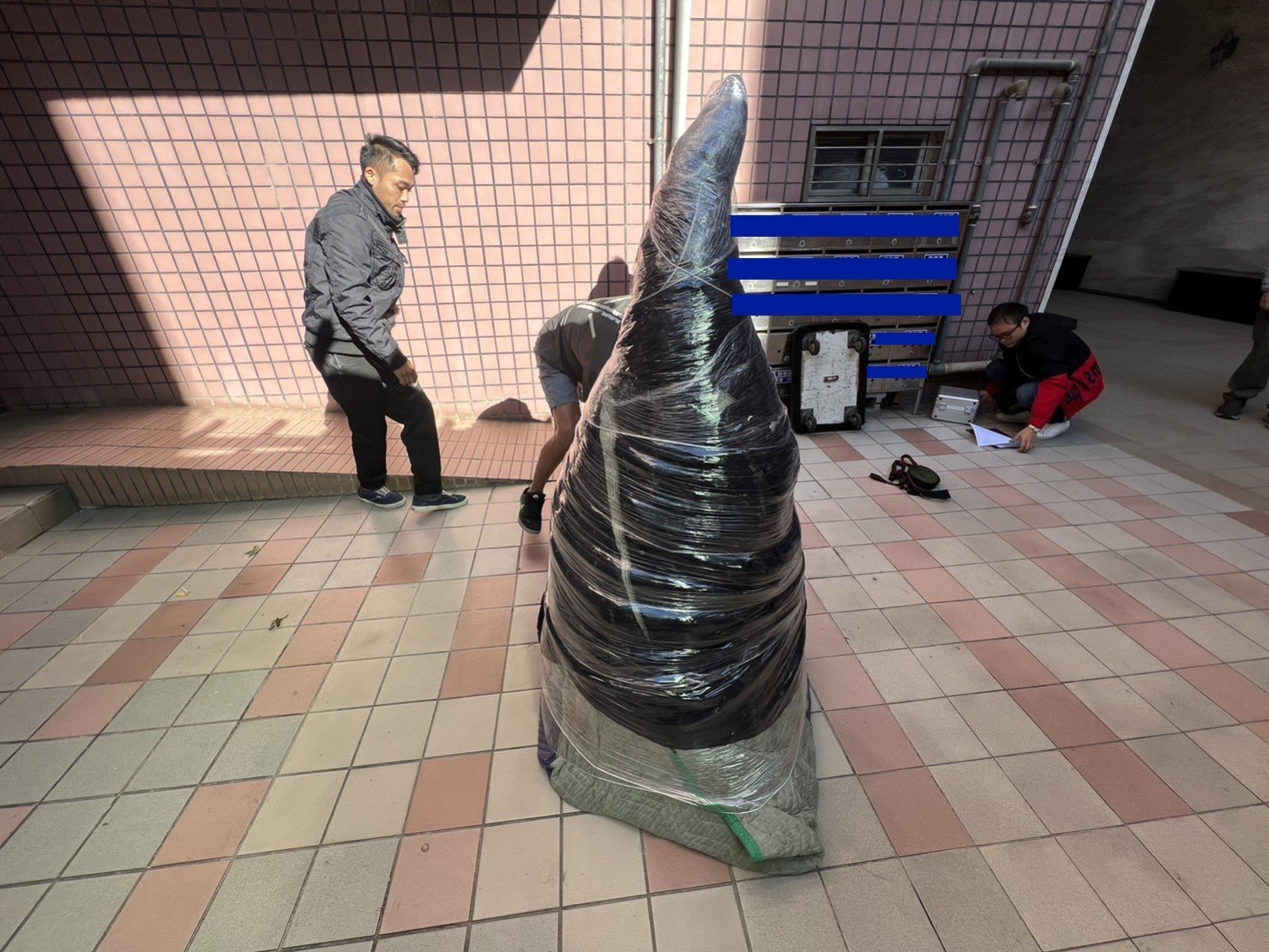 台北搬大型公仔、新北搬大型公仔、南港搬大型公仔、桃園搬大型公仔、宜蘭搬大型公仔,只搬單一特殊重物、搬藝術雕塑、搬木雕藝術品、搬泥雕藝術品、搬銅雕藝術品、搬當代藝術品、大型藝術品搬運、大型藝術品防護包裝、大型藝術品精緻防護包裝、日本當代藝術家藝術品專業搬運、搬公仔藝術品展示玻璃櫃、搬運收藏公仔、一比一大型公仔、搬曼威收藏公仔、大型公仔模型搬運【榮福搬家公司】搬家首選、搬家公司推薦:優質搬家,包裝搬運「細膩包裝、專業搬運、用心服務、以客為尊」是榮福搬家公司的宗旨與精神。歡迎立即來電02-2651-2727專人服務。 台北搬大型公仔、新北搬大型公仔、南港搬大型公仔、桃園搬大型公仔、宜蘭搬大型公仔,只搬單一特殊重物、搬藝術雕塑、搬木雕藝術品、搬泥雕藝術品、搬銅雕藝術品、搬當代藝術品、大型藝術品搬運、大型藝術品防護包裝、大型藝術品精緻防護包裝、日本當代藝術家藝術品專業搬運、搬公仔藝術品展示玻璃櫃、搬運收藏公仔、一比一大型公仔、搬曼威收藏公仔、大型公仔模型搬運【榮福搬家公司】搬家首選、搬家公司推薦:優質搬家,包裝搬運「細膩包裝、專業搬運、用心服務、以客為尊」是榮福搬家公司的宗旨與精神。歡迎立即來電02-2651-2727專人服務。