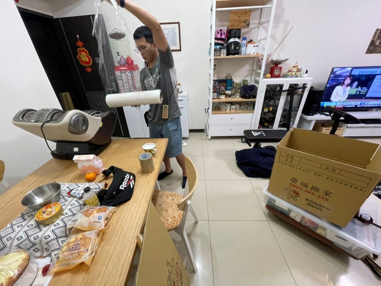 搬家公司推薦、新北搬家公司推薦【榮福搬家公司】精緻包裝搬運「細膩包裝、專業搬運、用心服務、以客為尊」是榮福搬家公司的宗旨與精神:搬家首選、南港搬家、桃園搬家公司推薦、台北搬家公司推薦、精緻搬家、精緻包裝、搬家達人、搬家具、冰箱搬運、基隆搬家、搬家電、床墊搬運、跨縣市搬家、家庭搬家、鋼琴搬運、搬工計時、搬運、搬家紙箱、搬家打包材料,針對顧客都秉持以用心實在專業搬家技巧,搬家實在用心值得您的信賴與選擇。歡迎來電咨詢02-2651-2727,榮福搬家有專員立即為您服務。 搬家公司推薦、新北搬家公司推薦【榮福搬家公司】精緻包裝搬運「細膩包裝、專業搬運、用心服務、以客為尊」是榮福搬家公司的宗旨與精神:搬家首選、南港搬家、桃園搬家公司推薦、台北搬家公司推薦、精緻搬家、精緻包裝、搬家達人、搬家具、冰箱搬運、基隆搬家、搬家電、床墊搬運、跨縣市搬家、家庭搬家、鋼琴搬運、搬工計時、搬運、搬家紙箱、搬家打包材料,針對顧客都秉持以用心實在專業搬家技巧,搬家實在用心值得您的信賴與選擇。歡迎來電咨詢02-2651-2727,榮福搬家有專員立即為您服務。