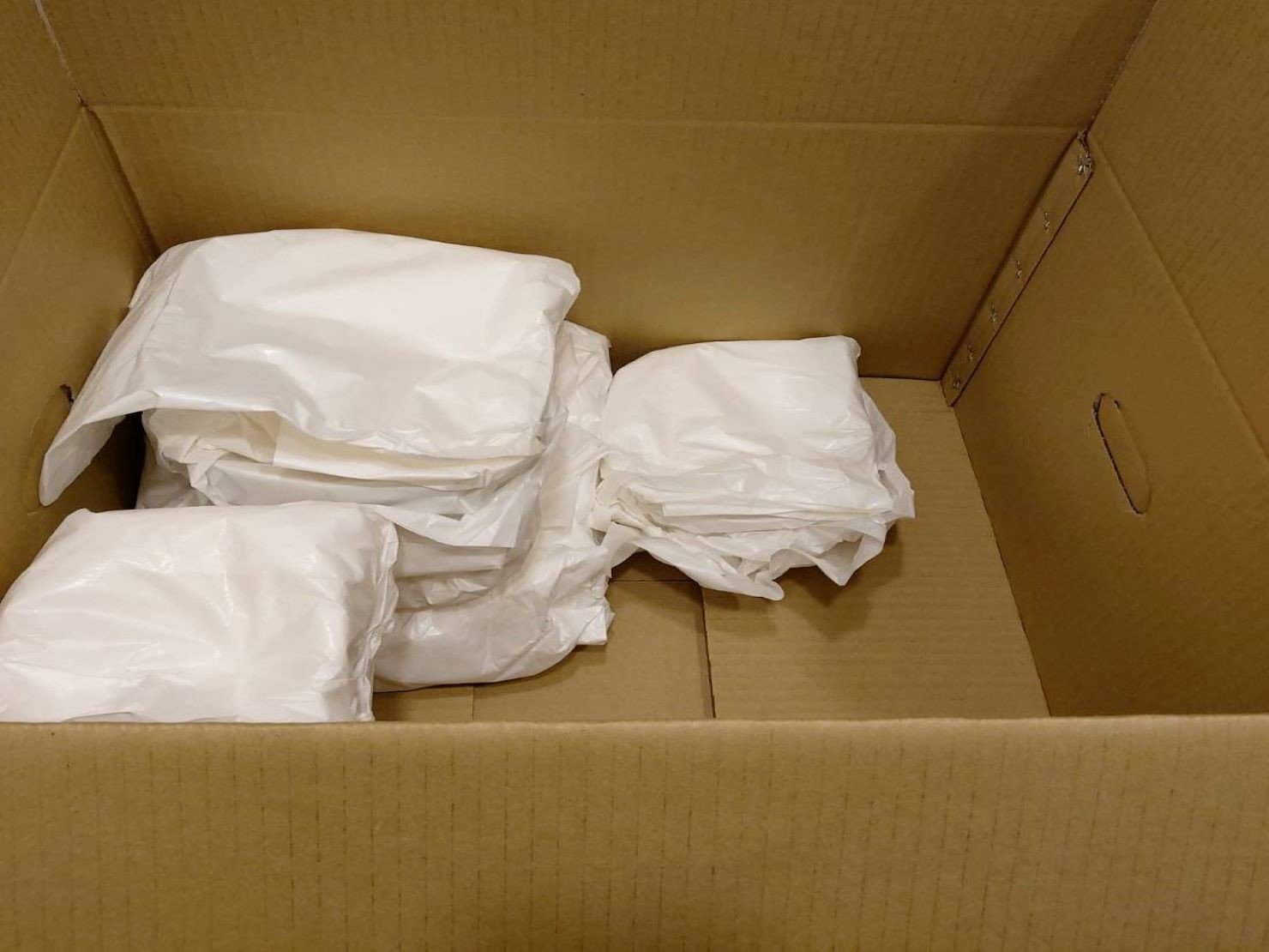 專人打包、搬家公司推薦、新北搬家公司推薦【榮福搬家公司】基隆搬家、南港搬家、桃園搬家公司推薦、家庭搬家、精緻搬家、精緻包裝、打包裝箱、跨縣市搬家、搬工計時、廚房家電包裝、廚房碗盤、人工搬運、搬家具、白土報紙、搬家首選、搬家紙箱、氣泡捲、膠膜、黃色透明膠帶、大型家具搬運、台北搬家公司推薦:大台北搬家,精緻包裝搬運「細膩包裝、專業搬運、用心服務、以客為尊」是榮福搬家公司的宗旨與精神。歡迎立即來電02-2651-2727專人服務。 專人打包、搬家公司推薦、新北搬家公司推薦【榮福搬家公司】基隆搬家、南港搬家、桃園搬家公司推薦、家庭搬家、精緻搬家、精緻包裝、打包裝箱、跨縣市搬家、搬工計時、廚房家電包裝、廚房碗盤、人工搬運、搬家具、白土報紙、搬家首選、搬家紙箱、氣泡捲、膠膜、黃色透明膠帶、大型家具搬運、台北搬家公司推薦:大台北搬家,精緻包裝搬運「細膩包裝、專業搬運、用心服務、以客為尊」是榮福搬家公司的宗旨與精神。歡迎立即來電02-2651-2727專人服務。