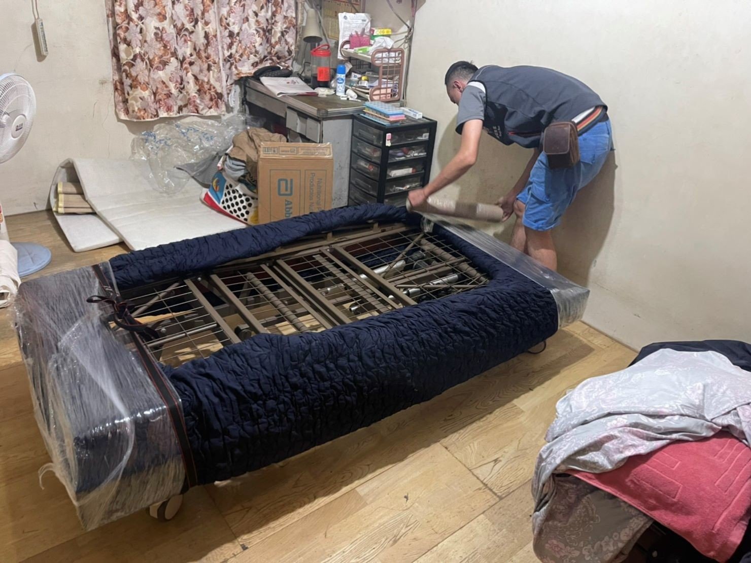 搬電動醫療床、搬重物【榮福搬家公司】石墩搬運、搬醫療床、搬電動床、搬石頭桌椅、搬雷射雕刻切割機、大型機台設備搬運、搬洗衣機、搬披薩窯、精搬金庫、搬保險櫃、精搬魚缸、精搬鋼琴、跨縣市搬家、搬工計時、人力搬運、搬運、床墊搬運、冰箱搬運、搬家具、單件家具運送、單一物件搬運、搬家首選、吊掛搬運、吊家具搬運、特殊重物搬運、專搬重物、新北搬家公司推薦、家庭搬家、搬家公司、基隆搬家、南港搬家、桃園搬家公司、台北搬家公司推薦:大台北搬家,精緻包裝搬運「細膩包裝、專業搬運、用心服務、以客為尊」是榮福搬家公司的宗旨與精神。歡迎立即來電02-2651-2727專人服務。 搬電動醫療床、搬重物【榮福搬家公司】石墩搬運、搬醫療床、搬電動床、搬石頭桌椅、搬雷射雕刻切割機、大型機台設備搬運、搬洗衣機、搬披薩窯、精搬金庫、搬保險櫃、精搬魚缸、精搬鋼琴、跨縣市搬家、搬工計時、人力搬運、搬運、床墊搬運、冰箱搬運、搬家具、單件家具運送、單一物件搬運、搬家首選、吊掛搬運、吊家具搬運、特殊重物搬運、專搬重物、新北搬家公司推薦、家庭搬家、搬家公司、基隆搬家、南港搬家、桃園搬家公司、台北搬家公司推薦:大台北搬家,精緻包裝搬運「細膩包裝、專業搬運、用心服務、以客為尊」是榮福搬家公司的宗旨與精神。歡迎立即來電02-2651-2727專人服務。