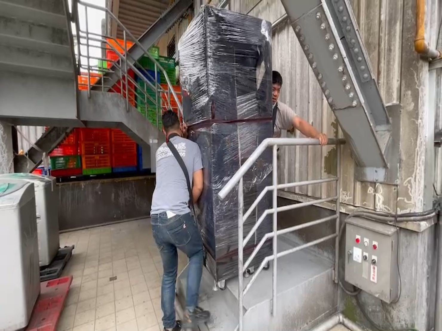 台北單搬重物∣南港單搬重物∣新北單搬重物∣雙北單搬重物∣汐止單搬重物∣五股單搬重物∣中永和單搬重物∣板橋單搬重物∣桃園單搬重物推薦【榮福搬家】屬專業搬家細膩運唯一首選,累積20年各式各樣特殊重物的搬運經驗,專業敏捷快速完成您的各項搬運任務。榮福搬家具備精緻包裝搬運「細膩包裝、專業搬運、用心服務、以客為尊」是榮福搬家公司的宗旨與精神。歡迎立即來電02-2651-2727專人服務。 台北單搬重物∣南港單搬重物∣新北單搬重物∣雙北單搬重物∣汐止單搬重物∣五股單搬重物∣中永和單搬重物∣板橋單搬重物∣桃園單搬重物推薦【榮福搬家】屬專業搬家細膩運唯一首選,累積20年各式各樣特殊重物的搬運經驗,專業敏捷快速完成您的各項搬運任務。榮福搬家具備精緻包裝搬運「細膩包裝、專業搬運、用心服務、以客為尊」是榮福搬家公司的宗旨與精神。歡迎立即來電02-2651-2727專人服務。