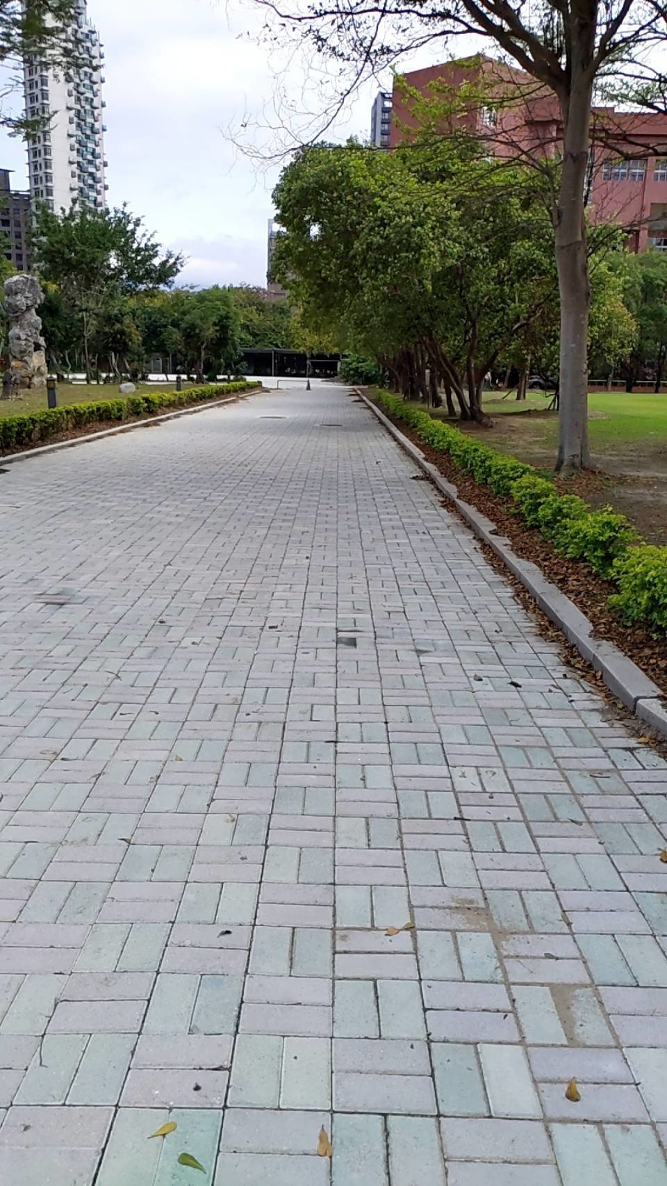 搬庭園造景設計景觀石桌椅【榮福搬家公司】石墩搬運、搬石桌椅、搬石頭桌椅、搬重物藝術品、搬家首選、吊掛搬運、吊家具搬運、特殊重物搬運、專搬重物、新北搬家推薦、搬家公司、基隆搬家、南港搬家、桃園搬家、板橋搬家、桃園搬家公司、台北搬家公司推薦、大台北搬家,各項搬家、搬運「細膩包裝、專業搬家及搬運、用心服務、以客為尊」是榮福搬家公司的宗旨與精神。歡迎立即來電02-2651-2727專人服務。 搬庭園造景設計景觀石桌椅【榮福搬家公司】石墩搬運、搬石桌椅、搬石頭桌椅、搬重物藝術品、搬家首選、吊掛搬運、吊家具搬運、特殊重物搬運、專搬重物、新北搬家推薦、搬家公司、基隆搬家、南港搬家、桃園搬家、板橋搬家、桃園搬家公司、台北搬家公司推薦、大台北搬家,各項搬家、搬運「細膩包裝、專業搬家及搬運、用心服務、以客為尊」是榮福搬家公司的宗旨與精神。歡迎立即來電02-2651-2727專人服務。