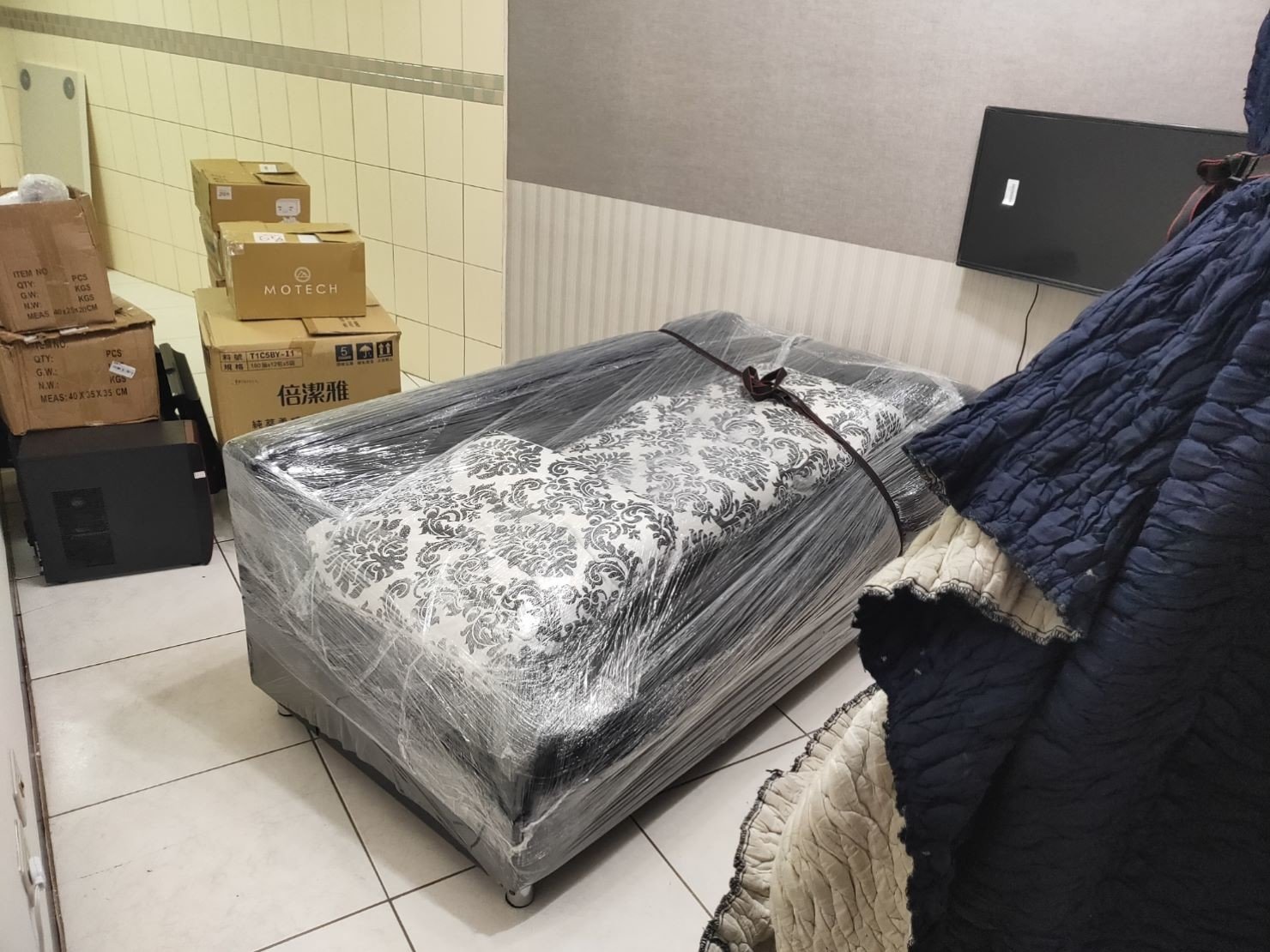 搬家公司推薦、新北搬家推薦【榮福搬家公司】搬家、南港搬家、桃園搬家公司推薦、家庭搬家、搬公司行號、台北搬家推薦、搬鋼琴、搬工、搬家具、搬冰箱、搬電視、搬大型家具、搬家電、搬沙發、搬衣櫃,針對顧客都秉持以用心實在專業搬家技巧,搬家實在用心值得您的信賴與選擇。歡迎來電咨詢02-2651-2727,榮福搬家有專員立即為您服務。 搬家公司推薦、新北搬家推薦【榮福搬家公司】搬家、南港搬家、桃園搬家公司推薦、家庭搬家、搬公司行號、台北搬家推薦、搬鋼琴、搬工、搬家具、搬冰箱、搬電視、搬大型家具、搬家電、搬沙發、搬衣櫃,針對顧客都秉持以用心實在專業搬家技巧,搬家實在用心值得您的信賴與選擇。歡迎來電咨詢02-2651-2727,榮福搬家有專員立即為您服務。