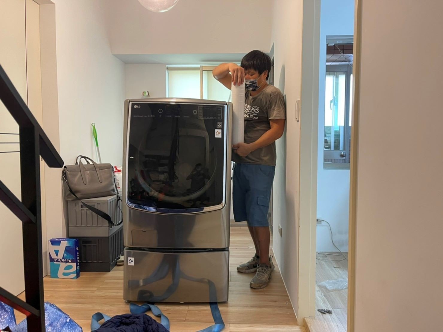 只需搬一件家具?搬運單一家具【榮福搬家公司】洗脫烘三合一洗衣機,LG雙能洗,洗碗機、烘碗機、沙發、冰箱、家庭搬家、跨縣市搬家、搬工計時、搬家具、搬家首選、特殊重物搬運、專搬重物、搬重物技巧、新北搬家公司推薦、搬家車、搬家公司、基隆搬家、南港搬家、桃園搬家公司推薦、台北搬家公司推薦:大台北搬家,精緻包裝搬運「細膩包裝、專業搬運、用心服務、以客為尊」是榮福搬家公司的宗旨與精神。歡迎立即來電02-2651-2727專人服務。 只需搬一件家具?搬運單一家具【榮福搬家公司】洗脫烘三合一洗衣機,LG雙能洗,洗碗機、烘碗機、沙發、冰箱、家庭搬家、跨縣市搬家、搬工計時、搬家具、搬家首選、特殊重物搬運、專搬重物、搬重物技巧、新北搬家公司推薦、搬家車、搬家公司、基隆搬家、南港搬家、桃園搬家公司推薦、台北搬家公司推薦:大台北搬家,精緻包裝搬運「細膩包裝、專業搬運、用心服務、以客為尊」是榮福搬家公司的宗旨與精神。歡迎立即來電02-2651-2727專人服務。