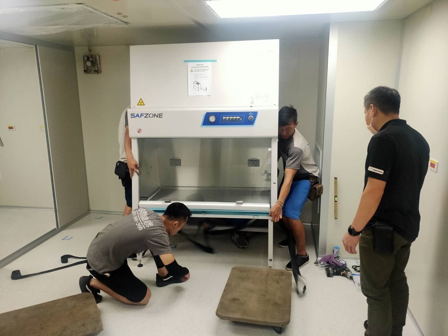 搬生物安全櫃無菌操作台、搬生醫設備、搬重物【榮福搬家公司】搬精密儀器、實驗室大型設備搬運、搬直立式冷凍櫃、搬培養箱、搬煙燻指紋箱、搬帳篷測濕儀、搬藥品冷藏櫃、石墩搬運、搬超低溫冷凍櫃、搬石頭桌椅、搬洗衣機、搬披薩窯、精搬金庫、搬保險櫃、精搬魚缸、精搬鋼琴、搬茶葉乾燥機、搬雷射雕刻切割機、跨縣市搬家、搬工計時、人力搬運、搬運、實驗室遷移、搬營業用冰箱、實驗室特殊儀器搬運、搬家首選、吊掛搬運、吊家具搬運、特殊重物搬運、生物科技儀器設備、專搬重物、新北搬家推薦、搬家公司、基隆搬家、南港搬家、桃園搬家公司、台北搬家公司推薦:大台北搬家,精緻包裝搬運「細膩包裝、專業搬運、用心服務、以客為尊」是榮福搬家公司的宗旨與精神。歡迎立即來電02-2651-2727專人服務。 搬生物安全櫃無菌操作台、搬生醫設備、搬重物【榮福搬家公司】搬精密儀器、實驗室大型設備搬運、搬直立式冷凍櫃、搬培養箱、搬煙燻指紋箱、搬帳篷測濕儀、搬藥品冷藏櫃、石墩搬運、搬超低溫冷凍櫃、搬石頭桌椅、搬洗衣機、搬披薩窯、精搬金庫、搬保險櫃、精搬魚缸、精搬鋼琴、搬茶葉乾燥機、搬雷射雕刻切割機、跨縣市搬家、搬工計時、人力搬運、搬運、實驗室遷移、搬營業用冰箱、實驗室特殊儀器搬運、搬家首選、吊掛搬運、吊家具搬運、特殊重物搬運、生物科技儀器設備、專搬重物、新北搬家推薦、搬家公司、基隆搬家、南港搬家、桃園搬家公司、台北搬家公司推薦:大台北搬家,精緻包裝搬運「細膩包裝、專業搬運、用心服務、以客為尊」是榮福搬家公司的宗旨與精神。歡迎立即來電02-2651-2727專人服務。