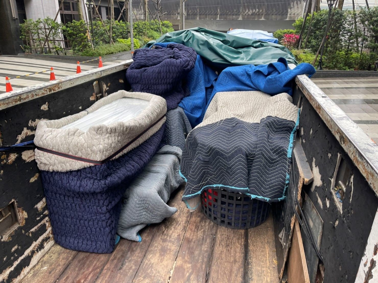 搬家公司推薦、新北搬家公司推薦【榮福搬家公司】精緻包裝搬運「細膩包裝、專業搬運、用心服務、以客為尊」是榮福搬家公司的宗旨與精神:搬家首選、南港搬家、桃園搬家公司推薦、台北搬家公司推薦、精緻搬家、精緻包裝、搬家達人、搬家具、冰箱搬運、基隆搬家、搬家電、床墊搬運、跨縣市搬家、家庭搬家、鋼琴搬運、搬工計時、搬運、搬家紙箱、搬家打包材料,針對顧客都秉持以用心實在專業搬家技巧,搬家實在用心值得您的信賴與選擇。歡迎來電咨詢02-2651-2727,榮福搬家有專員立即為您服務。 搬家公司推薦、新北搬家公司推薦【榮福搬家公司】精緻包裝搬運「細膩包裝、專業搬運、用心服務、以客為尊」是榮福搬家公司的宗旨與精神:搬家首選、南港搬家、桃園搬家公司推薦、台北搬家公司推薦、精緻搬家、精緻包裝、搬家達人、搬家具、冰箱搬運、基隆搬家、搬家電、床墊搬運、跨縣市搬家、家庭搬家、鋼琴搬運、搬工計時、搬運、搬家紙箱、搬家打包材料,針對顧客都秉持以用心實在專業搬家技巧,搬家實在用心值得您的信賴與選擇。歡迎來電咨詢02-2651-2727,榮福搬家有專員立即為您服務。