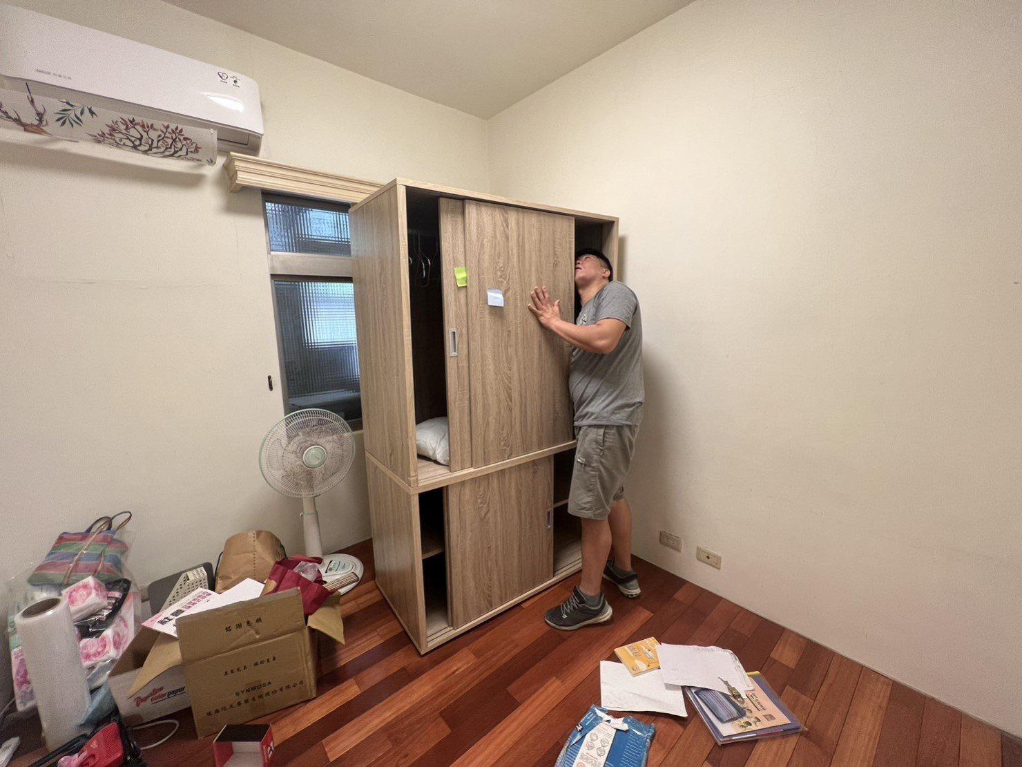 台北專業搬家|新北搬家|南港搬家|汐止專業搬家|雙北可信賴搬家|三重蘆洲專業搬家|五股搬家|林口搬家|小資族搬家|一房一廳套房搬家|台北少量家具搬家|新北少量家具搬家|汐止少量家具搬家|三重蘆洲少量家具搬家|雙人床架拆組裝|洗衣機搬運|沙發搬運|書桌搬運|餐桌搬運|鋼琴搬運,搬家公司推薦【榮福搬家公司】屬於專業搬家精緻服務搬運以「細膩安全專業搬運、用心服務、以客為尊」之宗旨與精神搬運服務客戶,歡迎來電02-2651-2727專人服務。 台北專業搬家|新北搬家|南港搬家|汐止專業搬家|雙北可信賴搬家|三重蘆洲專業搬家|五股搬家|林口搬家|小資族搬家|一房一廳套房搬家|台北少量家具搬家|新北少量家具搬家|汐止少量家具搬家|三重蘆洲少量家具搬家|雙人床架拆組裝|洗衣機搬運|沙發搬運|書桌搬運|餐桌搬運|鋼琴搬運,搬家公司推薦【榮福搬家公司】屬於專業搬家精緻服務搬運以「細膩安全專業搬運、用心服務、以客為尊」之宗旨與精神搬運服務客戶,歡迎來電02-2651-2727專人服務。