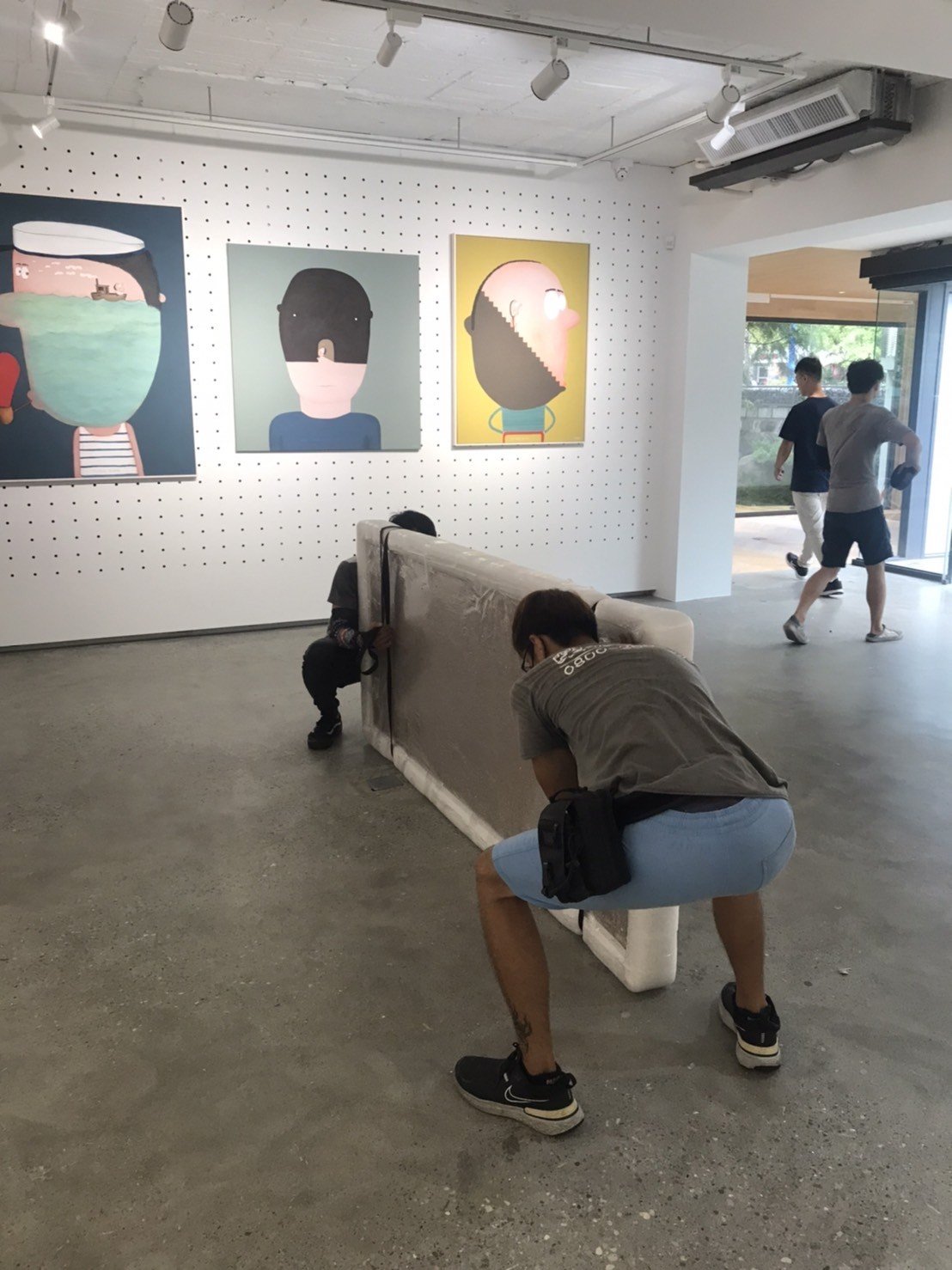 特殊搬運、搬重物【榮福搬家公司】單一家具搬運、清水模辦公桌、清水模餐桌、進口餐桌-水泥桌面長桌、專業搬運、組裝定位、進口原木餐桌、美術館搬遷、300公斤餐桌搬運、跨縣市搬家、搬工計時、人力搬運、搬家首選、吊掛搬運、特殊重物搬運、專搬重物、搬重物技巧、新北搬家公司推薦、搬家車、搬家公司、基隆搬家、南港搬家、桃園搬家公司推薦、台北搬家公司推薦:大台北搬家,精緻包裝搬運「細膩包裝、專業搬運、用心服務、以客為尊」是榮福搬家公司的宗旨與精神。歡迎立即來電02-2651-2727專人服務。 特殊搬運、搬重物【榮福搬家公司】單一家具搬運、清水模辦公桌、清水模餐桌、進口餐桌-水泥桌面長桌、專業搬運、組裝定位、進口原木餐桌、美術館搬遷、300公斤餐桌搬運、跨縣市搬家、搬工計時、人力搬運、搬家首選、吊掛搬運、特殊重物搬運、專搬重物、搬重物技巧、新北搬家公司推薦、搬家車、搬家公司、基隆搬家、南港搬家、桃園搬家公司推薦、台北搬家公司推薦:大台北搬家,精緻包裝搬運「細膩包裝、專業搬運、用心服務、以客為尊」是榮福搬家公司的宗旨與精神。歡迎立即來電02-2651-2727專人服務。