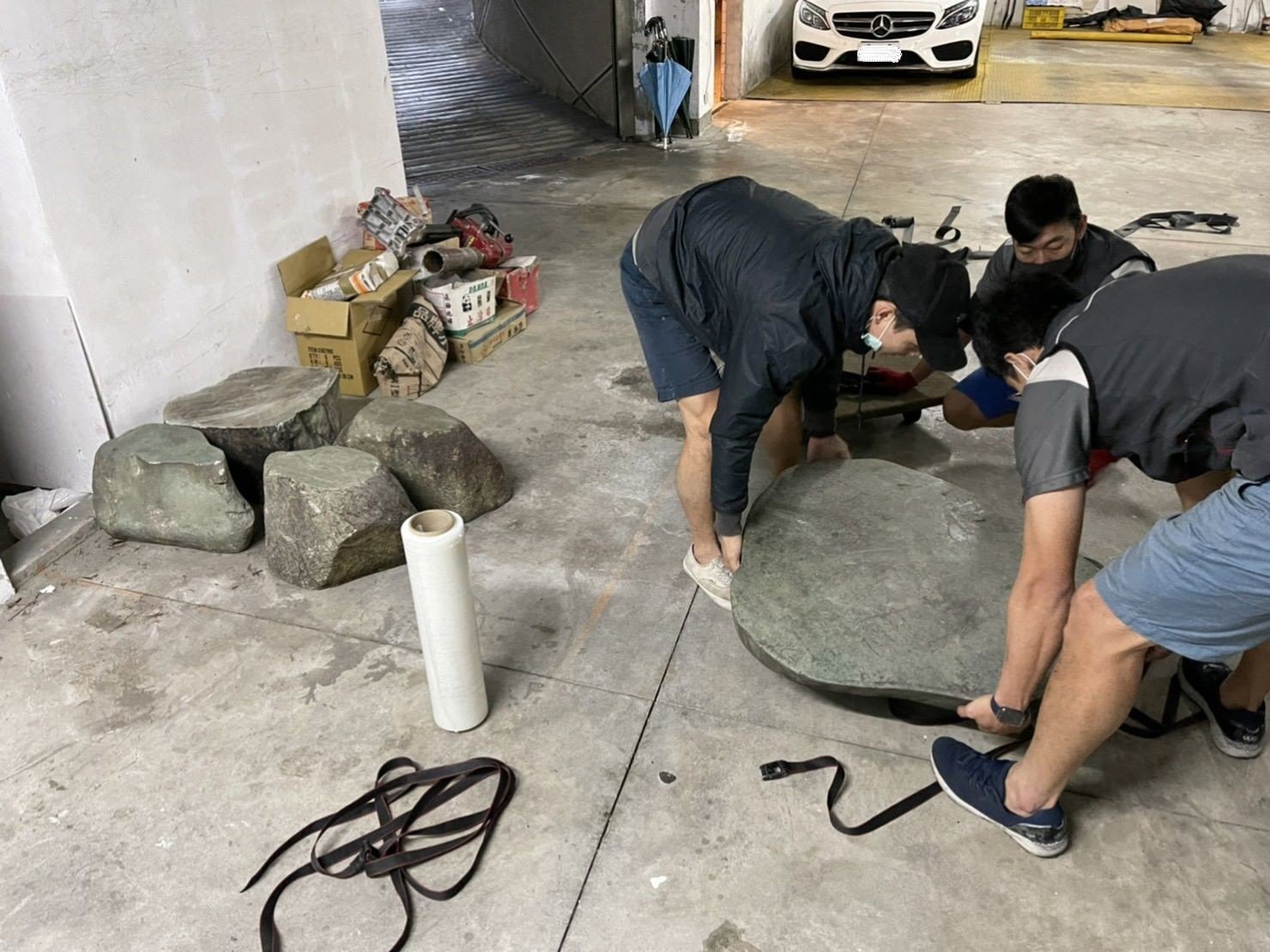 搬重物【榮福搬家公司】石墩搬運、搬石椅、搬石頭桌、搬洗衣機、搬披薩窯、精搬金庫、搬保險櫃、精搬魚缸、精搬鋼琴、跨縣搬家、搬工派遣、搬運、搬床墊、搬冰箱、搬家具、搬家首選、吊掛搬運、吊家具搬運、特殊重物搬運、專搬重物、新北搬家推薦、搬家公司、基隆搬家、南港搬家、桃園搬家公司、台北搬家公司推薦:大台北搬家,精緻包裝搬運「細膩包裝、專業搬運、用心服務、以客為尊」是榮福搬家公司的宗旨與精神。歡迎立即來電02-2651-2727專人服務。 搬重物【榮福搬家公司】石墩搬運、搬石椅、搬石頭桌、搬洗衣機、搬披薩窯、精搬金庫、搬保險櫃、精搬魚缸、精搬鋼琴、跨縣搬家、搬工派遣、搬運、搬床墊、搬冰箱、搬家具、搬家首選、吊掛搬運、吊家具搬運、特殊重物搬運、專搬重物、新北搬家推薦、搬家公司、基隆搬家、南港搬家、桃園搬家公司、台北搬家公司推薦:大台北搬家,精緻包裝搬運「細膩包裝、專業搬運、用心服務、以客為尊」是榮福搬家公司的宗旨與精神。歡迎立即來電02-2651-2727專人服務。