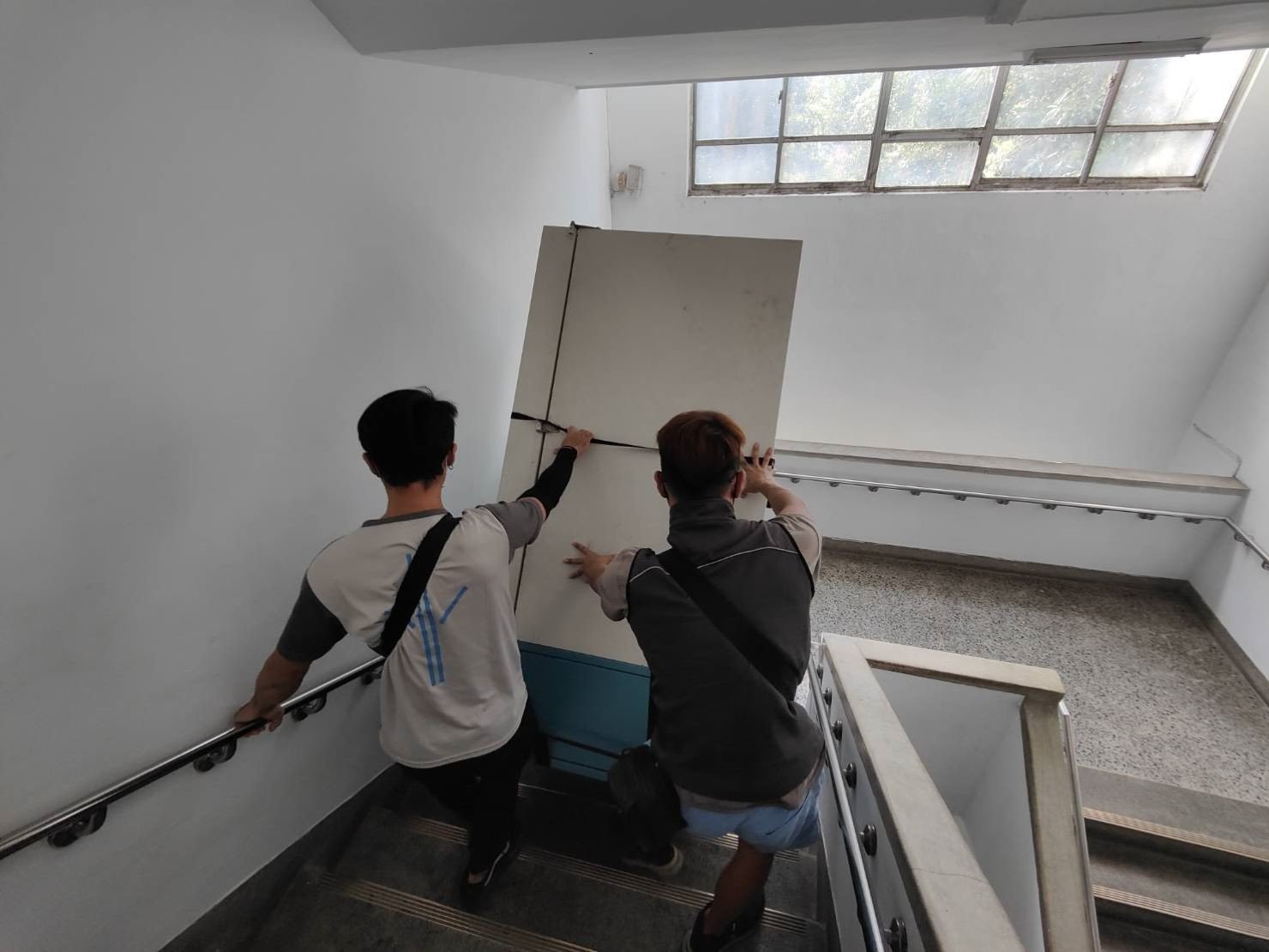 專搬生醫設備、搬精密儀器、實驗室冷凍櫃搬運、生技實驗設備、台北搬實驗設備、南港搬實驗設備、新北搬實驗設備、雙北搬實驗設備、汐止搬實驗設備、中永和搬實驗設備、板橋搬實驗設備、五股搬實驗設備、基隆搬實驗設備、桃園搬實驗設備、搬生醫設備推薦【榮福搬家】擁有各式各樣特殊重物搬運的經驗,不斷更新搬運資訊、提升搬運技巧,特殊重物搬運唯一首選榮福搬家公司。 專搬生醫設備、搬精密儀器、實驗室冷凍櫃搬運、生技實驗設備、台北搬實驗設備、南港搬實驗設備、新北搬實驗設備、雙北搬實驗設備、汐止搬實驗設備、中永和搬實驗設備、板橋搬實驗設備、五股搬實驗設備、基隆搬實驗設備、桃園搬實驗設備、搬生醫設備推薦【榮福搬家】擁有各式各樣特殊重物搬運的經驗,不斷更新搬運資訊、提升搬運技巧,特殊重物搬運唯一首選榮福搬家公司。