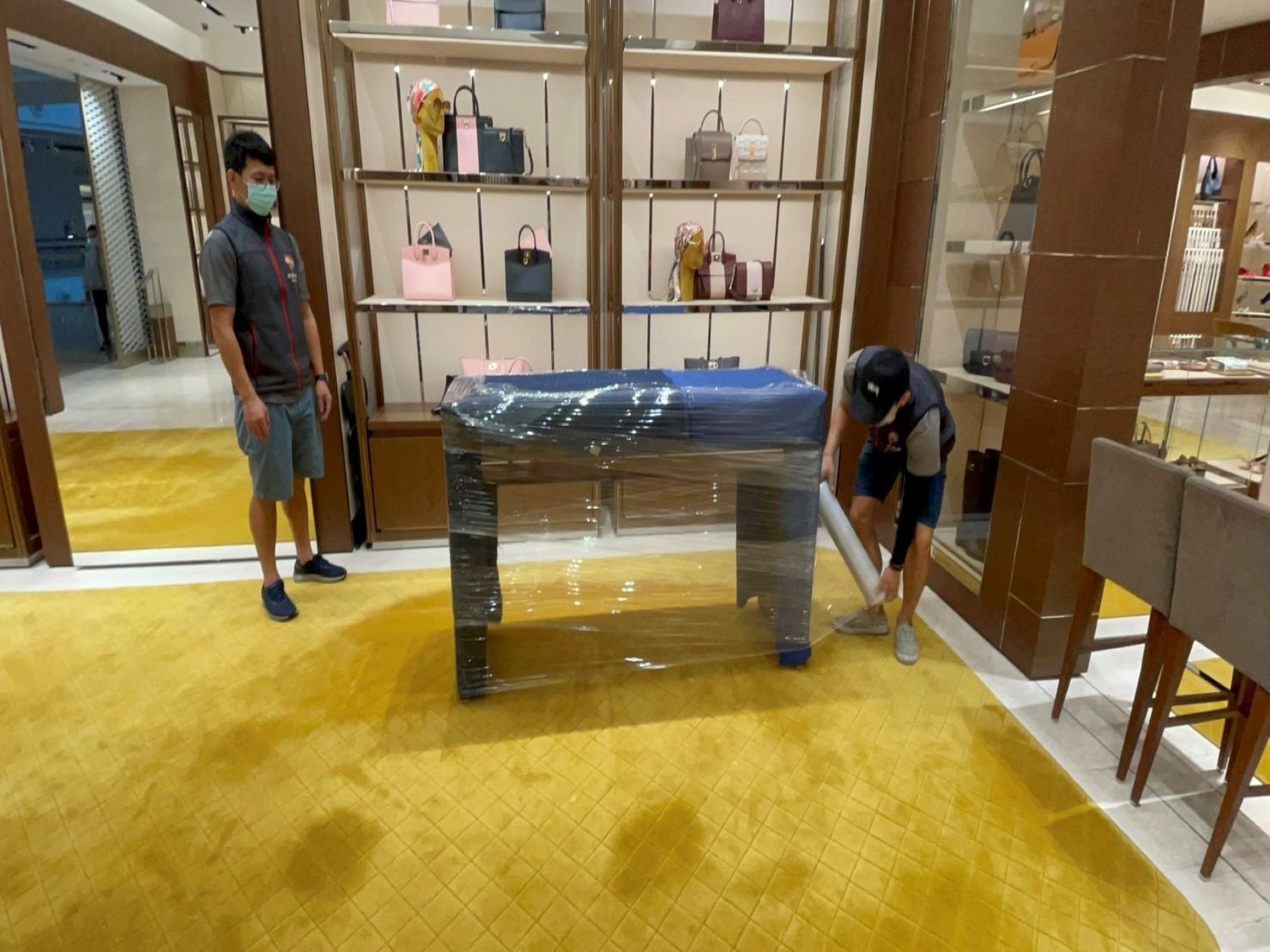 搬家公司推薦、台北搬家推薦【榮福搬家公司】南港搬家、桃園搬家公司推薦、新北搬家公司推薦、企業搬運服務、搬公司行號、廠房遷移、公司行號搬遷、政府機關搬遷、百貨專櫃遷移、學校單位搬遷、精緻包裝、家庭搬家、搬鋼琴、搬工,針對顧客都秉持以用心實在專業搬家技巧,搬家實在用心值得您的信賴與選擇。歡迎來電咨詢02-2651-2727,榮福搬家有專員立即為您服務。 搬家公司推薦、台北搬家推薦【榮福搬家公司】南港搬家、桃園搬家公司推薦、新北搬家公司推薦、企業搬運服務、搬公司行號、廠房遷移、公司行號搬遷、政府機關搬遷、百貨專櫃遷移、學校單位搬遷、精緻包裝、家庭搬家、搬鋼琴、搬工,針對顧客都秉持以用心實在專業搬家技巧,搬家實在用心值得您的信賴與選擇。歡迎來電咨詢02-2651-2727,榮福搬家有專員立即為您服務。