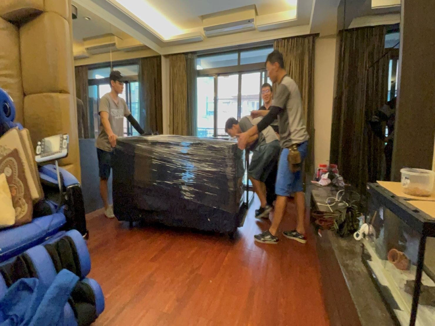 搬家公司推薦、新北搬家推薦【榮福搬家公司】南港搬家、精搬魚缸、桃園搬家公司推薦、台北搬家公司推薦、廢棄家具處理、廢棄家具清運、家庭廢棄物清運、清運、搬家、家具垃圾清運、搬家具、冰箱搬運、基隆搬家、搬洗衣機、搬家電、床墊搬運、搬保險櫃、搬金庫、搬公司行號、跨縣市搬家、家庭搬家、搬家首選、搬鋼琴、搬工、搬運、搬家紙箱,針對顧客都秉持以用心實在專業搬家技巧,搬家實在用心值得您的信賴與選擇。歡迎來電咨詢02-2651-2727,榮福搬家有專員立即為您服務。 搬家公司推薦、新北搬家推薦【榮福搬家公司】南港搬家、精搬魚缸、桃園搬家公司推薦、台北搬家公司推薦、廢棄家具處理、廢棄家具清運、家庭廢棄物清運、清運、搬家、家具垃圾清運、搬家具、冰箱搬運、基隆搬家、搬洗衣機、搬家電、床墊搬運、搬保險櫃、搬金庫、搬公司行號、跨縣市搬家、家庭搬家、搬家首選、搬鋼琴、搬工、搬運、搬家紙箱,針對顧客都秉持以用心實在專業搬家技巧,搬家實在用心值得您的信賴與選擇。歡迎來電咨詢02-2651-2727,榮福搬家有專員立即為您服務。