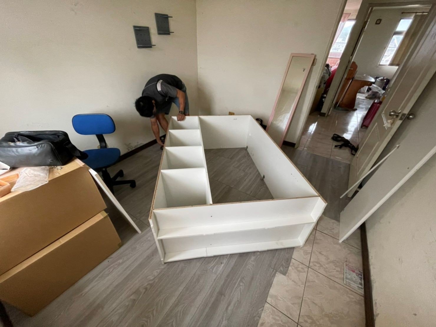 搬家公司推薦、新北搬家推薦【榮福搬家公司】南港搬家、桃園搬家公司推薦、台北搬家公司推薦、搬家具、冰箱搬運、基隆搬家、搬家電、床墊搬運、搬公司行號、家庭搬家、搬鋼琴、搬工、搬運、搬家、搬家首選、搬家達人、搬家紙箱、搬冰箱、搬床墊、鋼琴搬運、跨縣市搬家、家具搬運,針對顧客都秉持以用心實在專業搬家技巧,搬家實在用心值得您的信賴與選擇。歡迎來電咨詢02-2651-2727,榮福搬家有專員立即為您服務。系統式家具拆裝找專業的榮福搬家就對了。 搬家公司推薦、新北搬家推薦【榮福搬家公司】南港搬家、桃園搬家公司推薦、台北搬家公司推薦、搬家具、冰箱搬運、基隆搬家、搬家電、床墊搬運、搬公司行號、家庭搬家、搬鋼琴、搬工、搬運、搬家、搬家首選、搬家達人、搬家紙箱、搬冰箱、搬床墊、鋼琴搬運、跨縣市搬家、家具搬運,針對顧客都秉持以用心實在專業搬家技巧,搬家實在用心值得您的信賴與選擇。歡迎來電咨詢02-2651-2727,榮福搬家有專員立即為您服務。系統式家具拆裝找專業的榮福搬家就對了。