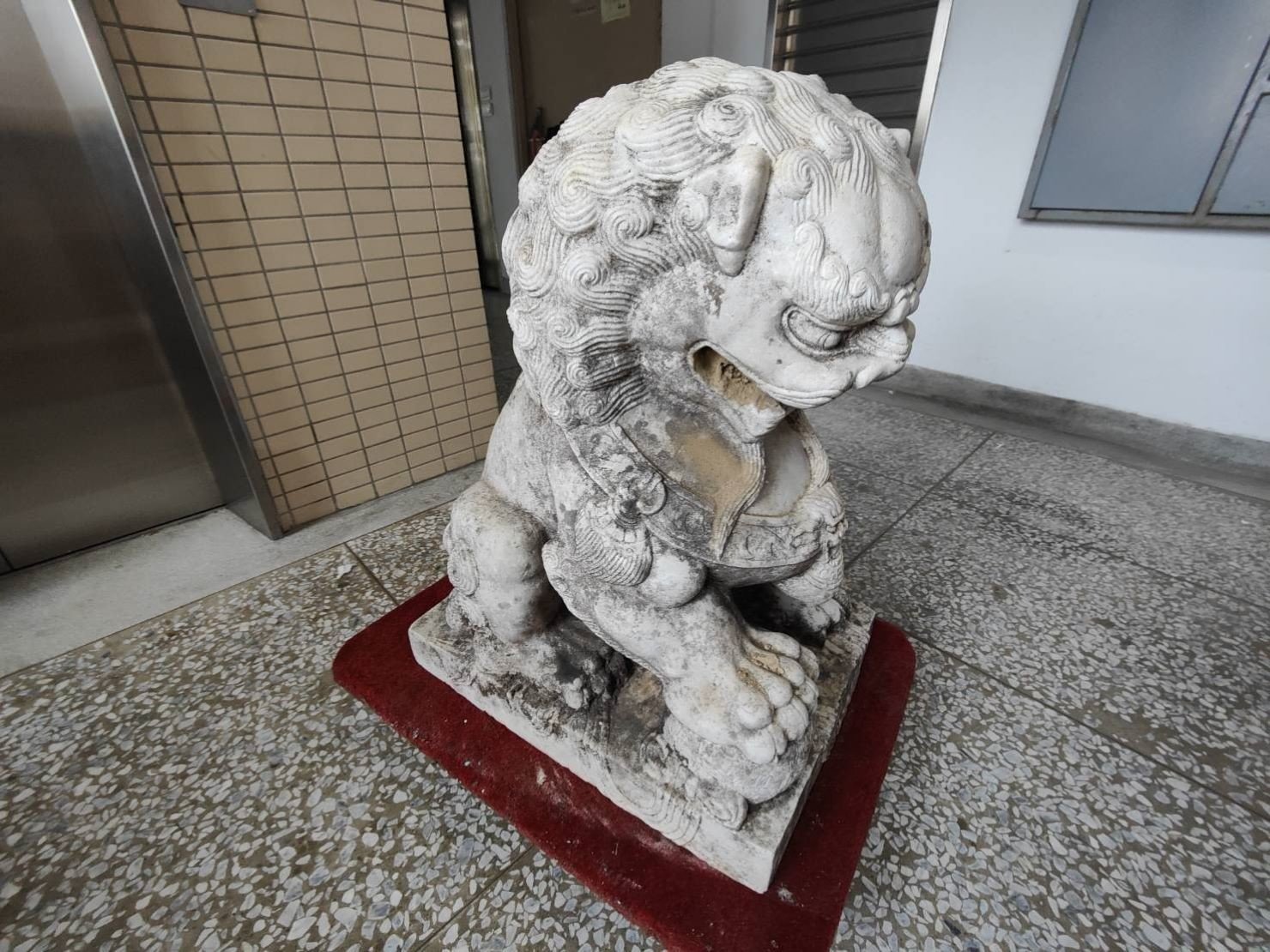 搬家首選【榮福搬家公司】石雕刻品、石雕神像、石雕藝術品、玉雕藝術品、大型石雕獅子、大型招財招擺件、大型風水擺件、破百公斤大型石雕物件、藝術品店搬運、大型石雕獅子、跨縣市搬家、搬工計時、搬家具、搬家首選、特殊重物搬運、用心防護、精緻包裝、搬重物技巧、新北搬家公司推薦、搬家車、搬家公司、基隆搬家、南港搬家、桃園搬家公司推薦、台北搬家公司推薦:大台北搬家,精緻包裝搬運「細膩包裝、專業搬運、用心服務、以客為尊」是榮福搬家公司的宗旨與精神。歡迎立即來電02-2651-2727專人服務。 搬家首選【榮福搬家公司】石雕刻品、石雕神像、石雕藝術品、玉雕藝術品、大型石雕獅子、大型招財招擺件、大型風水擺件、破百公斤大型石雕物件、藝術品店搬運、大型石雕獅子、跨縣市搬家、搬工計時、搬家具、搬家首選、特殊重物搬運、用心防護、精緻包裝、搬重物技巧、新北搬家公司推薦、搬家車、搬家公司、基隆搬家、南港搬家、桃園搬家公司推薦、台北搬家公司推薦:大台北搬家,精緻包裝搬運「細膩包裝、專業搬運、用心服務、以客為尊」是榮福搬家公司的宗旨與精神。歡迎立即來電02-2651-2727專人服務。