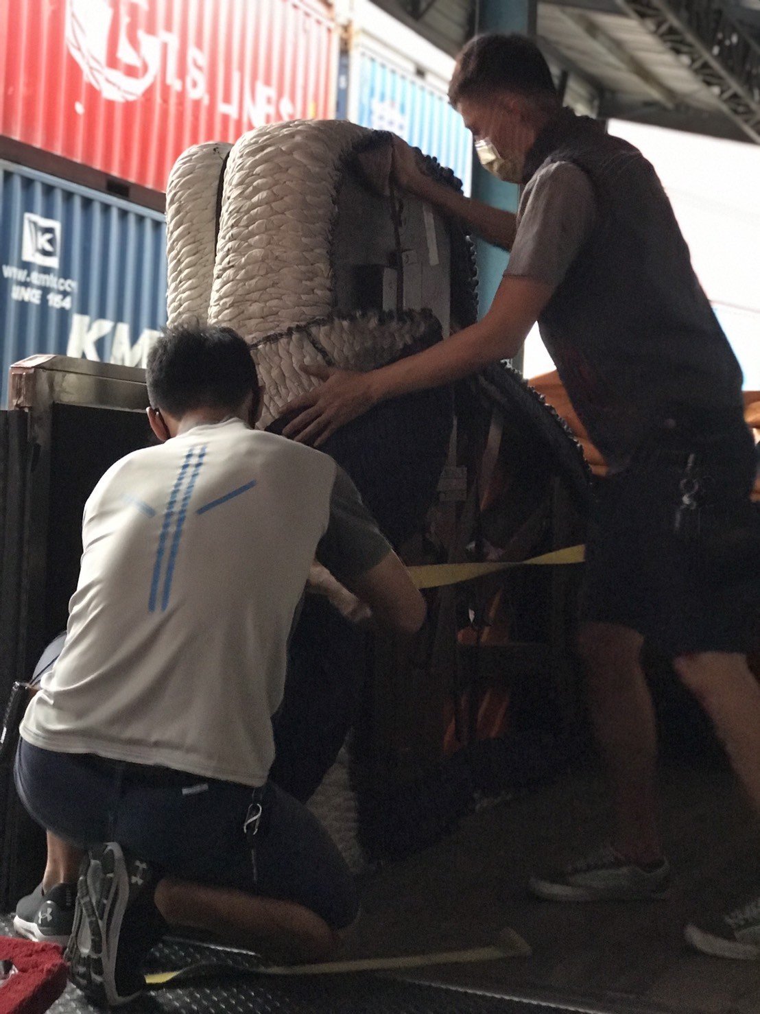 特殊搬運、搬重物【榮福搬家公司】精緻包裝鋼琴、演奏鋼琴、三角鋼琴、鋼琴搬運、音樂廳平台式鋼琴搬運、演奏會平台式鋼琴搬運、飯店平台式鋼琴搬運、跨縣市搬鋼琴、鋼琴室內移動、搬鋼琴首選、鋼琴吊掛搬運、專搬重物、搬重物技巧、新北鋼琴搬運公司推薦、大台北鋼琴搬運公司、桃園鋼琴搬運公司、新竹鋼琴搬運公司、台北搬家公司推薦:大台北搬家,精緻包裝搬運「細膩包裝、專業搬運、用心服務、以客為尊」是榮福搬家公司的宗旨與精神。歡迎立即來電02-2651-2727專人服務。 特殊搬運、搬重物【榮福搬家公司】精緻包裝鋼琴、演奏鋼琴、三角鋼琴、鋼琴搬運、音樂廳平台式鋼琴搬運、演奏會平台式鋼琴搬運、飯店平台式鋼琴搬運、跨縣市搬鋼琴、鋼琴室內移動、搬鋼琴首選、鋼琴吊掛搬運、專搬重物、搬重物技巧、新北鋼琴搬運公司推薦、大台北鋼琴搬運公司、桃園鋼琴搬運公司、新竹鋼琴搬運公司、台北搬家公司推薦:大台北搬家,精緻包裝搬運「細膩包裝、專業搬運、用心服務、以客為尊」是榮福搬家公司的宗旨與精神。歡迎立即來電02-2651-2727專人服務。