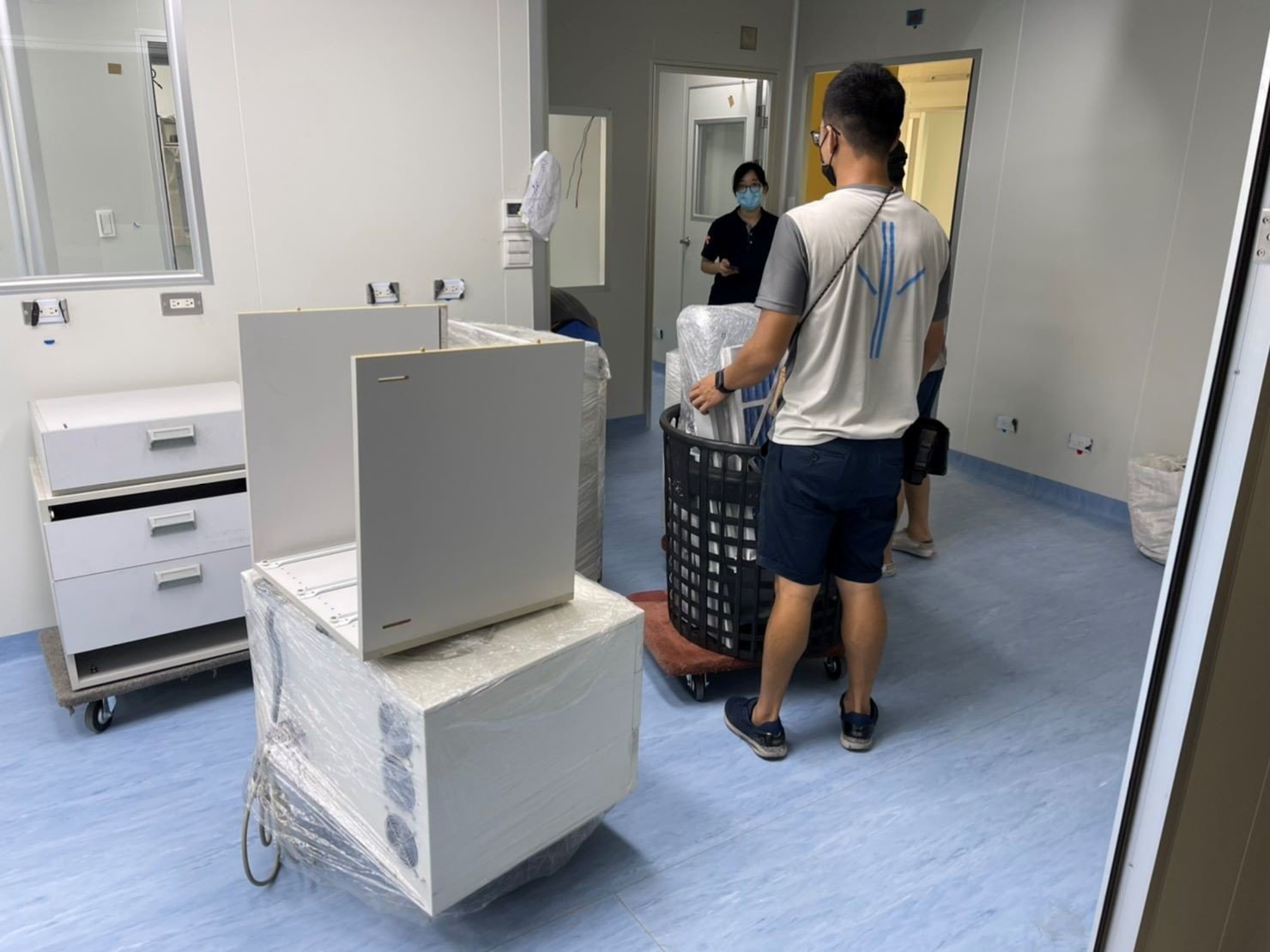 特殊重物搬運、專搬重物、特殊搬運、搬生醫設備【榮福搬家公司】搬披薩窯、精搬金庫、搬保險櫃、鋼琴搬運、按摩椅搬運、搬醫療床、電動床搬運、精搬魚缸、搬魚缸、跨縣市搬家、搬工計時、人工搬運、搬直立式冷凍櫃、搬超低溫冰箱、負86度超低溫冰箱搬運、營業用冰箱搬運、搬機械設備、各式機台搬運、精密儀器、臥室工作檯冰箱、實驗室設備、廚房大型設備搬運、搬營業用製冰機、烘焙設備搬運、搬營業用烤箱、廠房遷移、店面搬遷,實驗室搬遷、搬家首選、吊車吊掛搬運、吊家具搬運、台北搬家公司推薦:大台北搬家,精緻包裝搬運「細膩包裝、專業搬運、用心服務、以客為尊」是榮福搬家公司的宗旨與精神。歡迎立即來電02-2651-2727專人服務。 特殊重物搬運、專搬重物、特殊搬運、搬生醫設備【榮福搬家公司】搬披薩窯、精搬金庫、搬保險櫃、鋼琴搬運、按摩椅搬運、搬醫療床、電動床搬運、精搬魚缸、搬魚缸、跨縣市搬家、搬工計時、人工搬運、搬直立式冷凍櫃、搬超低溫冰箱、負86度超低溫冰箱搬運、營業用冰箱搬運、搬機械設備、各式機台搬運、精密儀器、臥室工作檯冰箱、實驗室設備、廚房大型設備搬運、搬營業用製冰機、烘焙設備搬運、搬營業用烤箱、廠房遷移、店面搬遷,實驗室搬遷、搬家首選、吊車吊掛搬運、吊家具搬運、台北搬家公司推薦:大台北搬家,精緻包裝搬運「細膩包裝、專業搬運、用心服務、以客為尊」是榮福搬家公司的宗旨與精神。歡迎立即來電02-2651-2727專人服務。