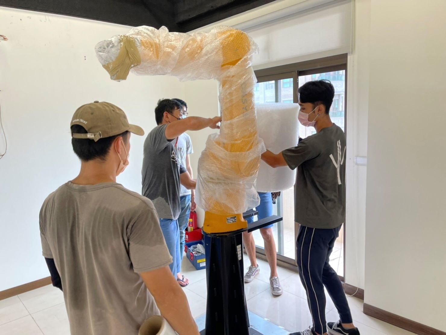 搬家公司推薦、台北搬家推薦【榮福搬家公司】南港搬家、桃園搬家公司推薦、新北搬家公司推薦、企業搬運服務、生技公司、公司行號搬遷、政府機關搬遷、機械手臂搬遷、精緻包裝,安全搬運、針對顧客都秉持以用心實在專業搬家技巧,搬家實在用心值得您的信賴與選擇。歡迎來電咨詢02-2651-2727,榮福搬家有專員立即為您服務。 搬家公司推薦、台北搬家推薦【榮福搬家公司】南港搬家、桃園搬家公司推薦、新北搬家公司推薦、企業搬運服務、生技公司、公司行號搬遷、政府機關搬遷、機械手臂搬遷、精緻包裝,安全搬運、針對顧客都秉持以用心實在專業搬家技巧,搬家實在用心值得您的信賴與選擇。歡迎來電咨詢02-2651-2727,榮福搬家有專員立即為您服務。