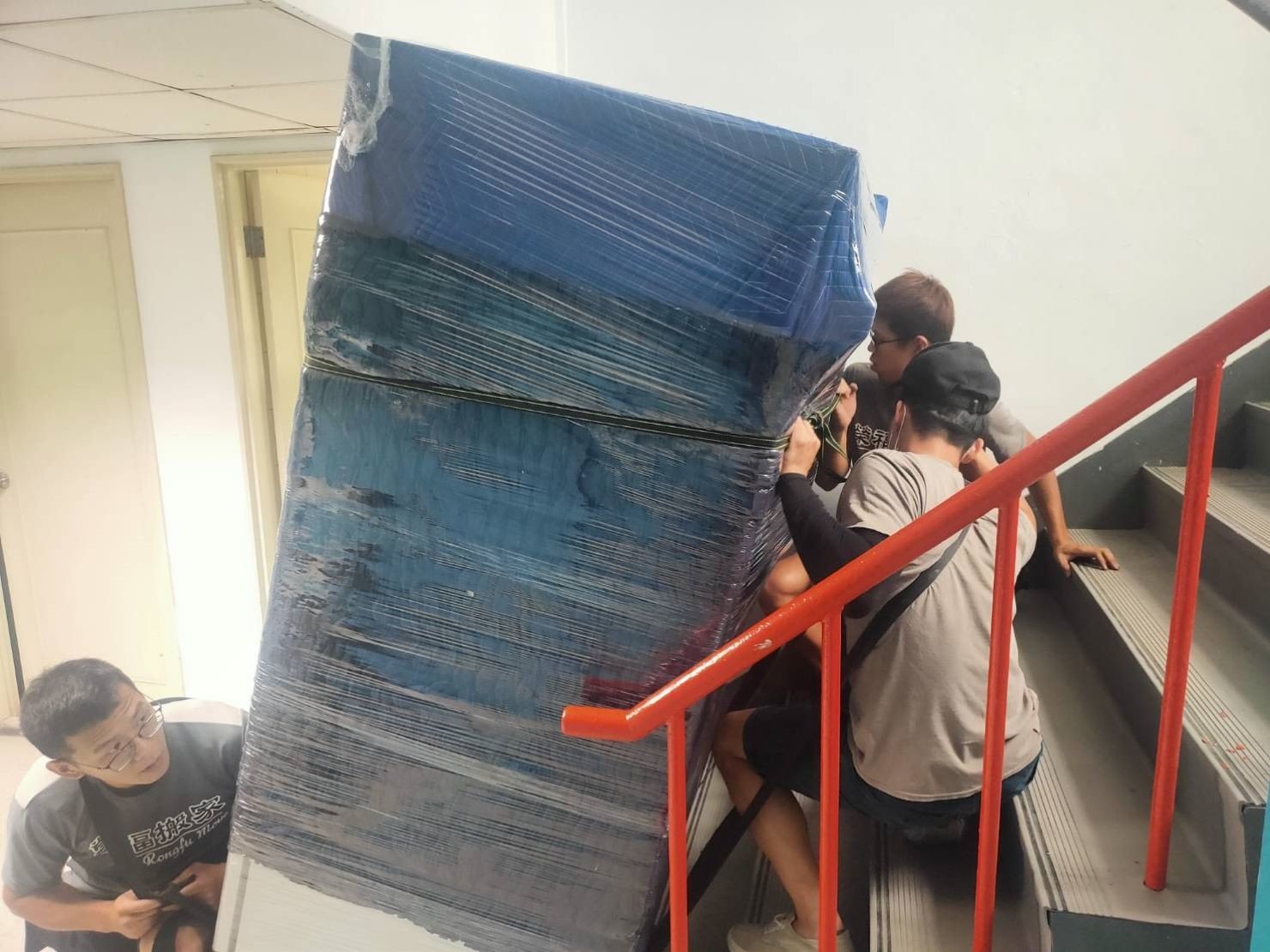 搬生物安全櫃無菌操作台、搬生醫設備、搬重物【榮福搬家公司】搬精密儀器、實驗室大型設備搬運、搬直立式冷凍櫃、搬培養箱、搬煙燻指紋箱、搬帳篷測濕儀、搬藥品冷藏櫃、石墩搬運、搬超低溫冷凍櫃、搬石頭桌椅、搬洗衣機、搬披薩窯、精搬金庫、搬保險櫃、精搬魚缸、精搬鋼琴、搬茶葉乾燥機、搬雷射雕刻切割機、跨縣市搬家、搬工計時、人力搬運、搬運、實驗室遷移、搬營業用冰箱、實驗室特殊儀器搬運、搬家首選、吊掛搬運、吊家具搬運、特殊重物搬運、生物科技儀器設備、專搬重物、新北搬家推薦、搬家公司、基隆搬家、南港搬家、桃園搬家公司、台北搬家公司推薦:大台北搬家,精緻包裝搬運「細膩包裝、專業搬運、用心服務、以客為尊」是榮福搬家公司的宗旨與精神。歡迎立即來電02-2651-2727專人服務。 搬生物安全櫃無菌操作台、搬生醫設備、搬重物【榮福搬家公司】搬精密儀器、實驗室大型設備搬運、搬直立式冷凍櫃、搬培養箱、搬煙燻指紋箱、搬帳篷測濕儀、搬藥品冷藏櫃、石墩搬運、搬超低溫冷凍櫃、搬石頭桌椅、搬洗衣機、搬披薩窯、精搬金庫、搬保險櫃、精搬魚缸、精搬鋼琴、搬茶葉乾燥機、搬雷射雕刻切割機、跨縣市搬家、搬工計時、人力搬運、搬運、實驗室遷移、搬營業用冰箱、實驗室特殊儀器搬運、搬家首選、吊掛搬運、吊家具搬運、特殊重物搬運、生物科技儀器設備、專搬重物、新北搬家推薦、搬家公司、基隆搬家、南港搬家、桃園搬家公司、台北搬家公司推薦:大台北搬家,精緻包裝搬運「細膩包裝、專業搬運、用心服務、以客為尊」是榮福搬家公司的宗旨與精神。歡迎立即來電02-2651-2727專人服務。