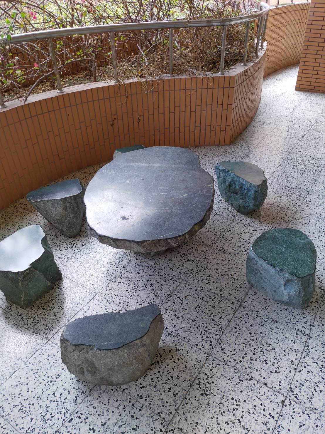 搬庭園造景設計景觀石桌椅【榮福搬家公司】石墩搬運、搬石桌椅、搬石頭桌椅、搬重物藝術品、搬家首選、吊掛搬運、吊家具搬運、特殊重物搬運、專搬重物、新北搬家推薦、搬家公司、基隆搬家、南港搬家、桃園搬家、板橋搬家、桃園搬家公司、台北搬家公司推薦、大台北搬家,各項搬家、搬運「細膩包裝、專業搬家及搬運、用心服務、以客為尊」是榮福搬家公司的宗旨與精神。歡迎立即來電02-2651-2727專人服務。 搬庭園造景設計景觀石桌椅【榮福搬家公司】石墩搬運、搬石桌椅、搬石頭桌椅、搬重物藝術品、搬家首選、吊掛搬運、吊家具搬運、特殊重物搬運、專搬重物、新北搬家推薦、搬家公司、基隆搬家、南港搬家、桃園搬家、板橋搬家、桃園搬家公司、台北搬家公司推薦、大台北搬家,各項搬家、搬運「細膩包裝、專業搬家及搬運、用心服務、以客為尊」是榮福搬家公司的宗旨與精神。歡迎立即來電02-2651-2727專人服務。