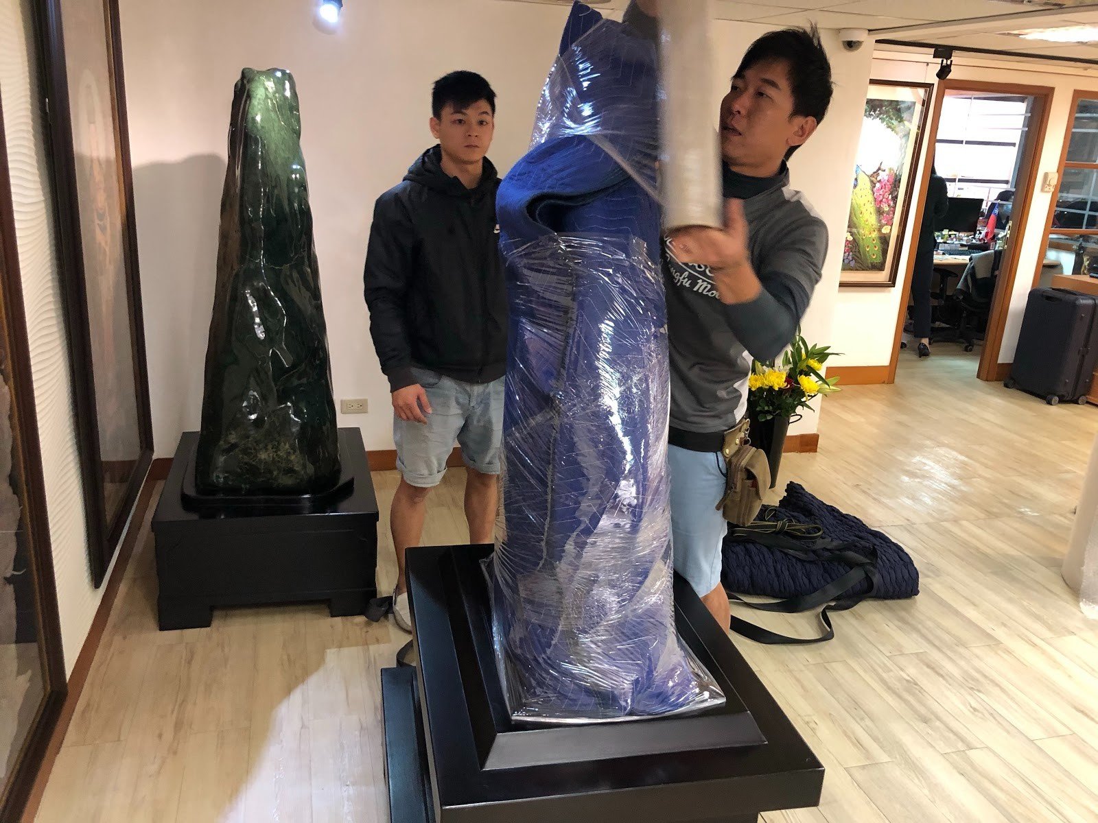 搬家公司推薦【榮福搬家】重物搬運、搬玉石、搬水晶洞、搬石頭給您最有品質、最安全的搬運服務、搬重機、搬哈雷重機車 搬家公司推薦【榮福搬家】重物搬運、搬玉石、搬水晶洞、搬石頭給您最有品質、最安全的搬運服務、搬重機、搬哈雷重機車