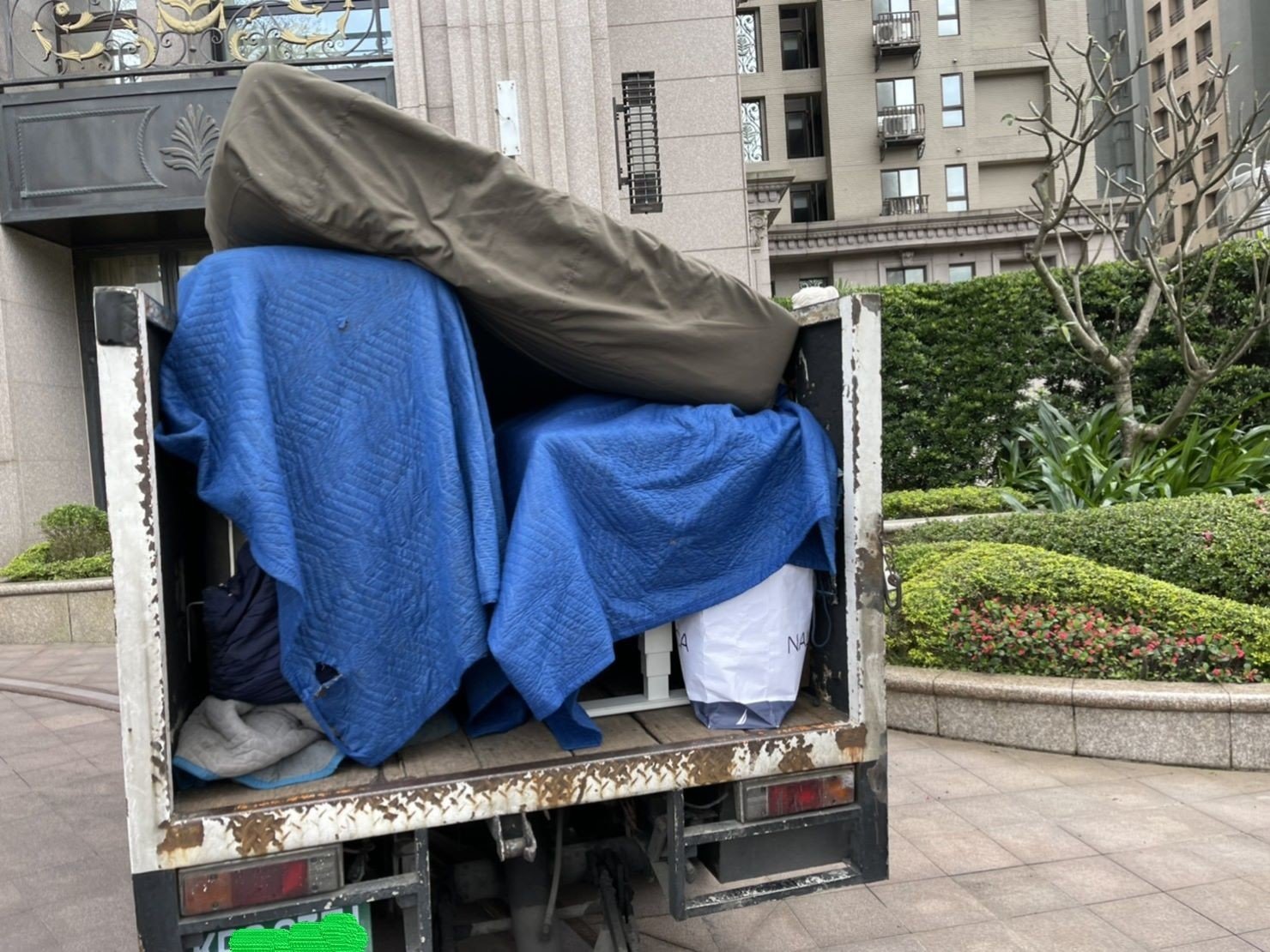 搬家公司推薦、新北搬家公司推薦【榮福搬家公司】口碑第一、搬家首選、南港搬家、桃園搬家公司推薦、台北搬家公司推薦、搬衣櫃、搬大型家具、搬家具、冰箱搬運、搬洗衣機、基隆搬家、搬家電、床墊搬運、搬金庫、搬保險櫃、搬公司行號、大型廚具搬運、各式各樣機台搬運、搬冷凍櫃、搬運動器材、店面搬遷、廠房遷移、百貨專櫃進撤櫃、家庭搬家、搬鋼琴、搬工計時、搬工服務、人力搬運、搬運、跨縣市搬家、重物搬運、魚缸搬運、搬按摩椅、搬電動醫療床、搬神桌、單件家具運送、吊家具搬運、搬家紙箱,針對顧客都秉持以用心實在專業搬家技巧,搬家實在用心值得您的信賴與選擇。歡迎來電咨詢02-2651-2727,榮福搬家有專員立即為您服務。系統式家具拆裝找專業的榮福搬家就對了。 搬家公司推薦、新北搬家公司推薦【榮福搬家公司】口碑第一、搬家首選、南港搬家、桃園搬家公司推薦、台北搬家公司推薦、搬衣櫃、搬大型家具、搬家具、冰箱搬運、搬洗衣機、基隆搬家、搬家電、床墊搬運、搬金庫、搬保險櫃、搬公司行號、大型廚具搬運、各式各樣機台搬運、搬冷凍櫃、搬運動器材、店面搬遷、廠房遷移、百貨專櫃進撤櫃、家庭搬家、搬鋼琴、搬工計時、搬工服務、人力搬運、搬運、跨縣市搬家、重物搬運、魚缸搬運、搬按摩椅、搬電動醫療床、搬神桌、單件家具運送、吊家具搬運、搬家紙箱,針對顧客都秉持以用心實在專業搬家技巧,搬家實在用心值得您的信賴與選擇。歡迎來電咨詢02-2651-2727,榮福搬家有專員立即為您服務。系統式家具拆裝找專業的榮福搬家就對了。