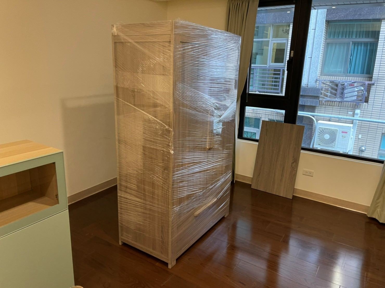 搬家公司推薦、台北搬家公司推薦【榮福搬家公司】南港搬家、桃園搬家公司推薦、新北搬家推薦、搬家具、冰箱搬運、基隆搬家、搬大型家電、床墊搬運、搬公司行號、家庭搬家、搬鋼琴、搬家首選、搬家達人、大型家具搬運、搬工、搬運、搬家紙箱、大型家具搬運、跨縣市搬家、單件家具運送、搬家車、搬家估價,針對顧客都秉持以用心實在專業搬家技巧,搬家實在用心值得您的信賴與選擇。歡迎來電咨詢02-2651-2727,榮福搬家有專員立即為您服務。 搬家公司推薦、台北搬家公司推薦【榮福搬家公司】南港搬家、桃園搬家公司推薦、新北搬家推薦、搬家具、冰箱搬運、基隆搬家、搬大型家電、床墊搬運、搬公司行號、家庭搬家、搬鋼琴、搬家首選、搬家達人、大型家具搬運、搬工、搬運、搬家紙箱、大型家具搬運、跨縣市搬家、單件家具運送、搬家車、搬家估價,針對顧客都秉持以用心實在專業搬家技巧,搬家實在用心值得您的信賴與選擇。歡迎來電咨詢02-2651-2727,榮福搬家有專員立即為您服務。