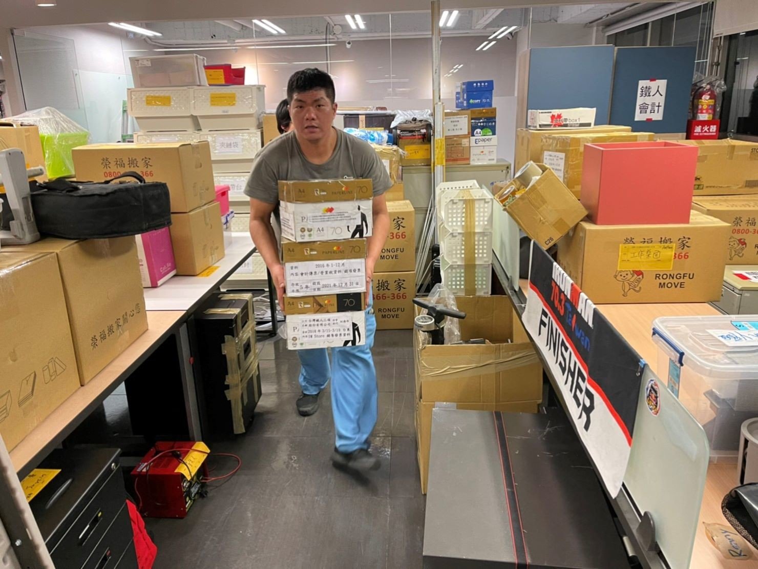 搬家公司推薦、台北搬家推薦【榮福搬家公司】南港搬家、桃園搬家公司推薦、新北搬家公司推薦、企業搬運服務、搬公司行號、廠房遷移、屏風拆裝、公司行號搬遷、政府機關搬遷、百貨專櫃遷移、學校單位搬遷、雜貨店搬遷、精緻包裝、家庭搬家、搬鋼琴、搬工、搬家公司紙箱、黃色膠帶、搬家估價、基隆搬家、家具拆裝、搬家具,針對顧客都秉持以用心實在專業搬家技巧,搬家實在用心值得您的信賴與選擇。歡迎來電咨詢02-2651-2727,榮福搬家有專員立即為您服務。 搬家公司推薦、台北搬家推薦【榮福搬家公司】南港搬家、桃園搬家公司推薦、新北搬家公司推薦、企業搬運服務、搬公司行號、廠房遷移、屏風拆裝、公司行號搬遷、政府機關搬遷、百貨專櫃遷移、學校單位搬遷、雜貨店搬遷、精緻包裝、家庭搬家、搬鋼琴、搬工、搬家公司紙箱、黃色膠帶、搬家估價、基隆搬家、家具拆裝、搬家具,針對顧客都秉持以用心實在專業搬家技巧,搬家實在用心值得您的信賴與選擇。歡迎來電咨詢02-2651-2727,榮福搬家有專員立即為您服務。