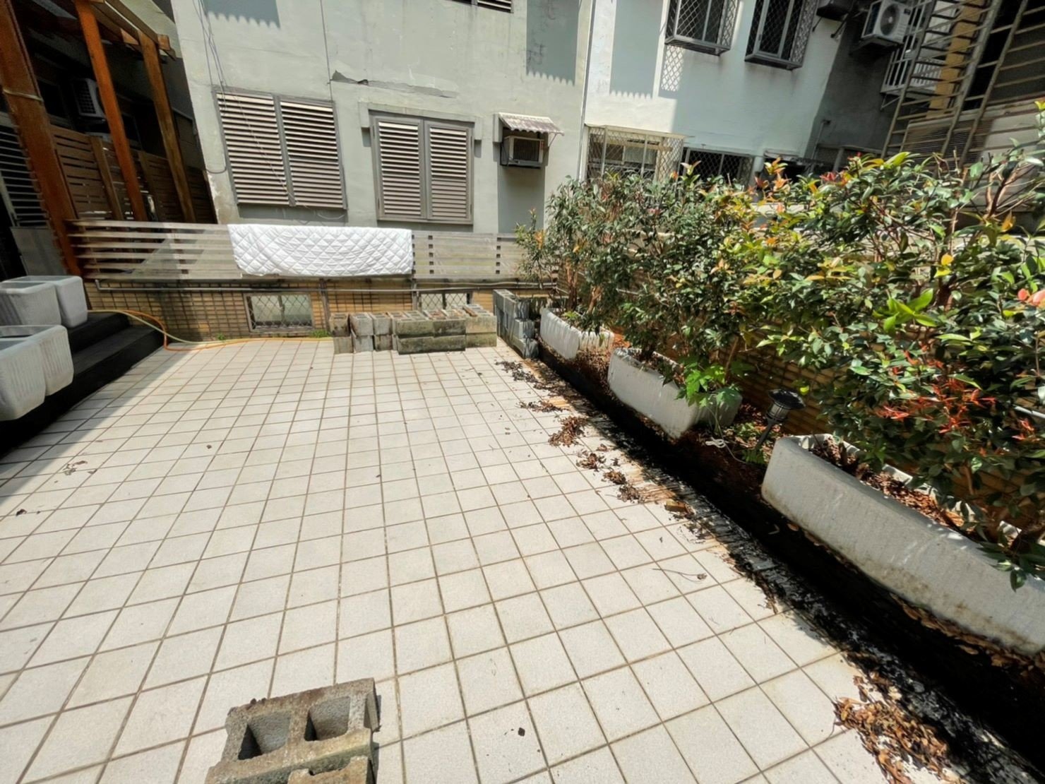 盆栽搬運、搬重物【榮福搬家公司】石墩搬運、搬石頭桌椅、搬洗衣機、搬醫療床、搬神明桌、精搬金庫、搬保險櫃、精搬魚缸、精搬鋼琴、家庭搬家、跨縣市搬家、搬工計時、人力搬運、搬運、搬床墊、冰箱搬運、搬家具、搬家首選、吊掛搬運、吊家具搬運、特殊重物搬運、專搬重物、搬重物技巧、新北搬家公司推薦、搬家車、搬家公司、基隆搬家、南港搬家、桃園搬家公司推薦、台北搬家公司推薦:大台北搬家,精緻包裝搬運「細膩包裝、專業搬運、用心服務、以客為尊」是榮福搬家公司的宗旨與精神。歡迎立即來電02-2651-2727專人服務。 盆栽搬運、搬重物【榮福搬家公司】石墩搬運、搬石頭桌椅、搬洗衣機、搬醫療床、搬神明桌、精搬金庫、搬保險櫃、精搬魚缸、精搬鋼琴、家庭搬家、跨縣市搬家、搬工計時、人力搬運、搬運、搬床墊、冰箱搬運、搬家具、搬家首選、吊掛搬運、吊家具搬運、特殊重物搬運、專搬重物、搬重物技巧、新北搬家公司推薦、搬家車、搬家公司、基隆搬家、南港搬家、桃園搬家公司推薦、台北搬家公司推薦:大台北搬家,精緻包裝搬運「細膩包裝、專業搬運、用心服務、以客為尊」是榮福搬家公司的宗旨與精神。歡迎立即來電02-2651-2727專人服務。