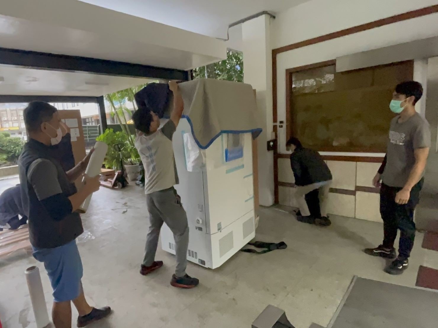 專搬生醫設備、搬精密儀器、實驗室冷凍櫃搬運、生技實驗設備、台北搬實驗設備、南港搬實驗設備、新北搬實驗設備、雙北搬實驗設備、汐止搬實驗設備、中永和搬實驗設備、板橋搬實驗設備、五股搬實驗設備、基隆搬實驗設備、桃園搬實驗設備、搬生醫設備推薦【榮福搬家】擁有各式各樣特殊重物搬運的經驗,用心實在給予最佳搬運服務,特殊重物搬運唯一首選榮福搬家公司。 專搬生醫設備、搬精密儀器、實驗室冷凍櫃搬運、生技實驗設備、台北搬實驗設備、南港搬實驗設備、新北搬實驗設備、雙北搬實驗設備、汐止搬實驗設備、中永和搬實驗設備、板橋搬實驗設備、五股搬實驗設備、基隆搬實驗設備、桃園搬實驗設備、搬生醫設備推薦【榮福搬家】擁有各式各樣特殊重物搬運的經驗,用心實在給予最佳搬運服務,特殊重物搬運唯一首選榮福搬家公司。