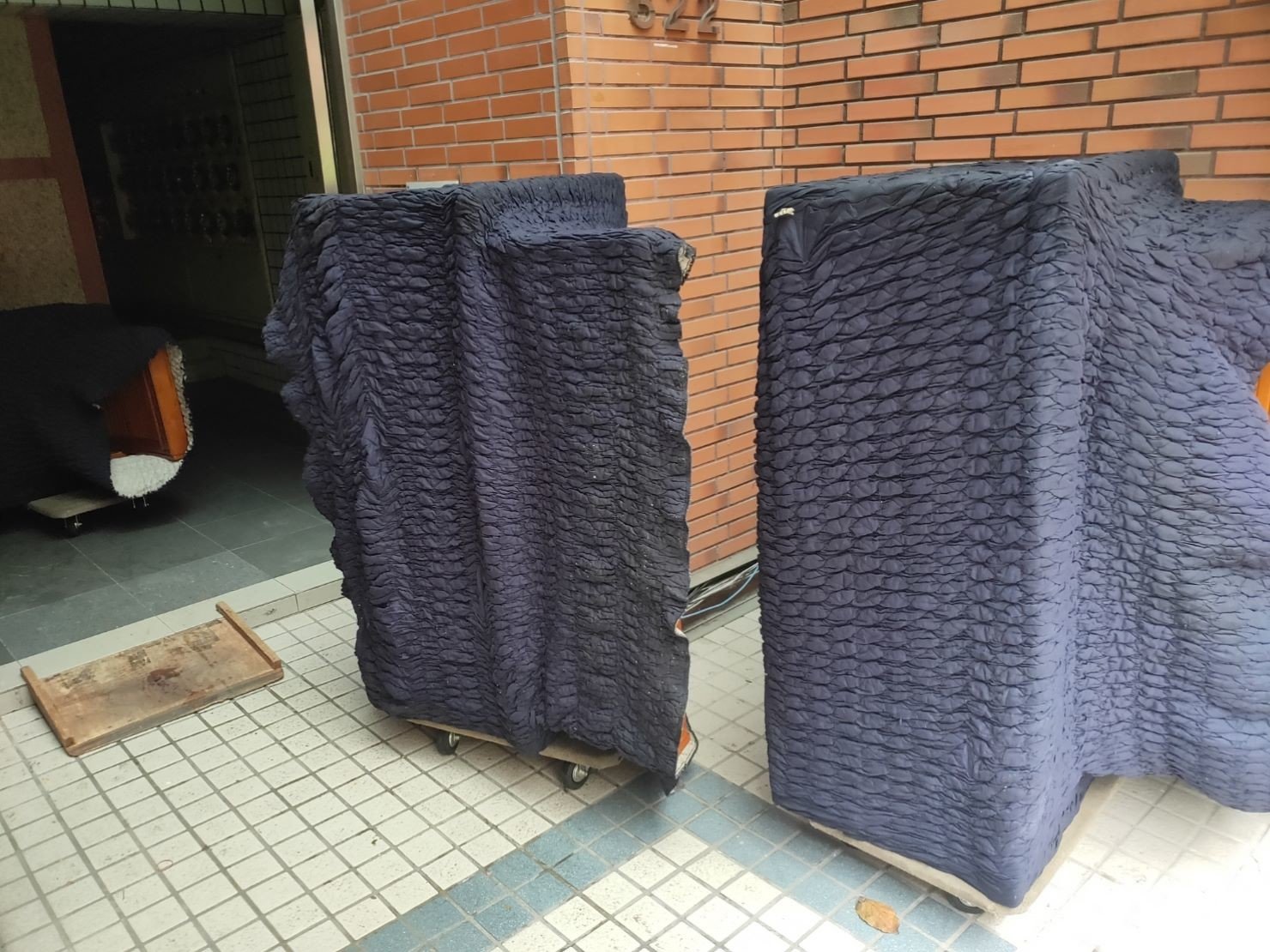 搬家公司推薦、新北搬家推薦【榮福搬家公司】南港搬家、桃園搬家公司推薦、家庭搬家、搬公司行號、台北搬家推薦、搬鋼琴、搬工、搬家具、搬冰箱、搬電視、搬大型家具、搬家電、搬床組、搬衣櫃,針對顧客都秉持以用心實在專業搬家技巧,搬家實在用心值得您的信賴與選擇。歡迎來電咨詢02-2651-2727,榮福搬家有專員立即為您服務。 搬家公司推薦、新北搬家推薦【榮福搬家公司】南港搬家、桃園搬家公司推薦、家庭搬家、搬公司行號、台北搬家推薦、搬鋼琴、搬工、搬家具、搬冰箱、搬電視、搬大型家具、搬家電、搬床組、搬衣櫃,針對顧客都秉持以用心實在專業搬家技巧,搬家實在用心值得您的信賴與選擇。歡迎來電咨詢02-2651-2727,榮福搬家有專員立即為您服務。