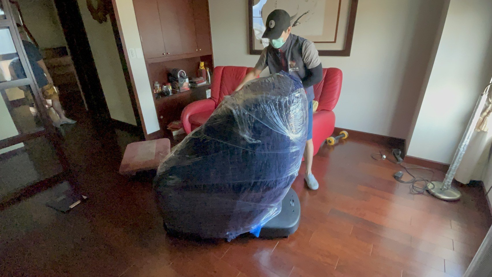 搬重物、重物搬運實錄【榮福搬家公司】搬按摩椅、搬電動床、搬醫療床、搬洗衣機、搬披薩窯、精搬金庫、搬保險櫃、精搬魚缸、精搬鋼琴、跨縣市搬家、搬工派遣、搬運、床墊搬運、冰箱搬運、搬家具、搬家首選、吊掛搬運、吊家具搬運、特殊重物搬運、專搬重物、新北搬家推薦、搬家公司、基隆搬家、南港搬家、桃園搬家公司、台北搬家公司推薦:大台北搬家,精緻包裝搬運「細膩包裝、專業搬運、用心服務、以客為尊」是榮福搬家公司的宗旨與精神。歡迎立即來電02-2651-2727專人服務。 搬重物、重物搬運實錄【榮福搬家公司】搬按摩椅、搬電動床、搬醫療床、搬洗衣機、搬披薩窯、精搬金庫、搬保險櫃、精搬魚缸、精搬鋼琴、跨縣市搬家、搬工派遣、搬運、床墊搬運、冰箱搬運、搬家具、搬家首選、吊掛搬運、吊家具搬運、特殊重物搬運、專搬重物、新北搬家推薦、搬家公司、基隆搬家、南港搬家、桃園搬家公司、台北搬家公司推薦:大台北搬家,精緻包裝搬運「細膩包裝、專業搬運、用心服務、以客為尊」是榮福搬家公司的宗旨與精神。歡迎立即來電02-2651-2727專人服務。