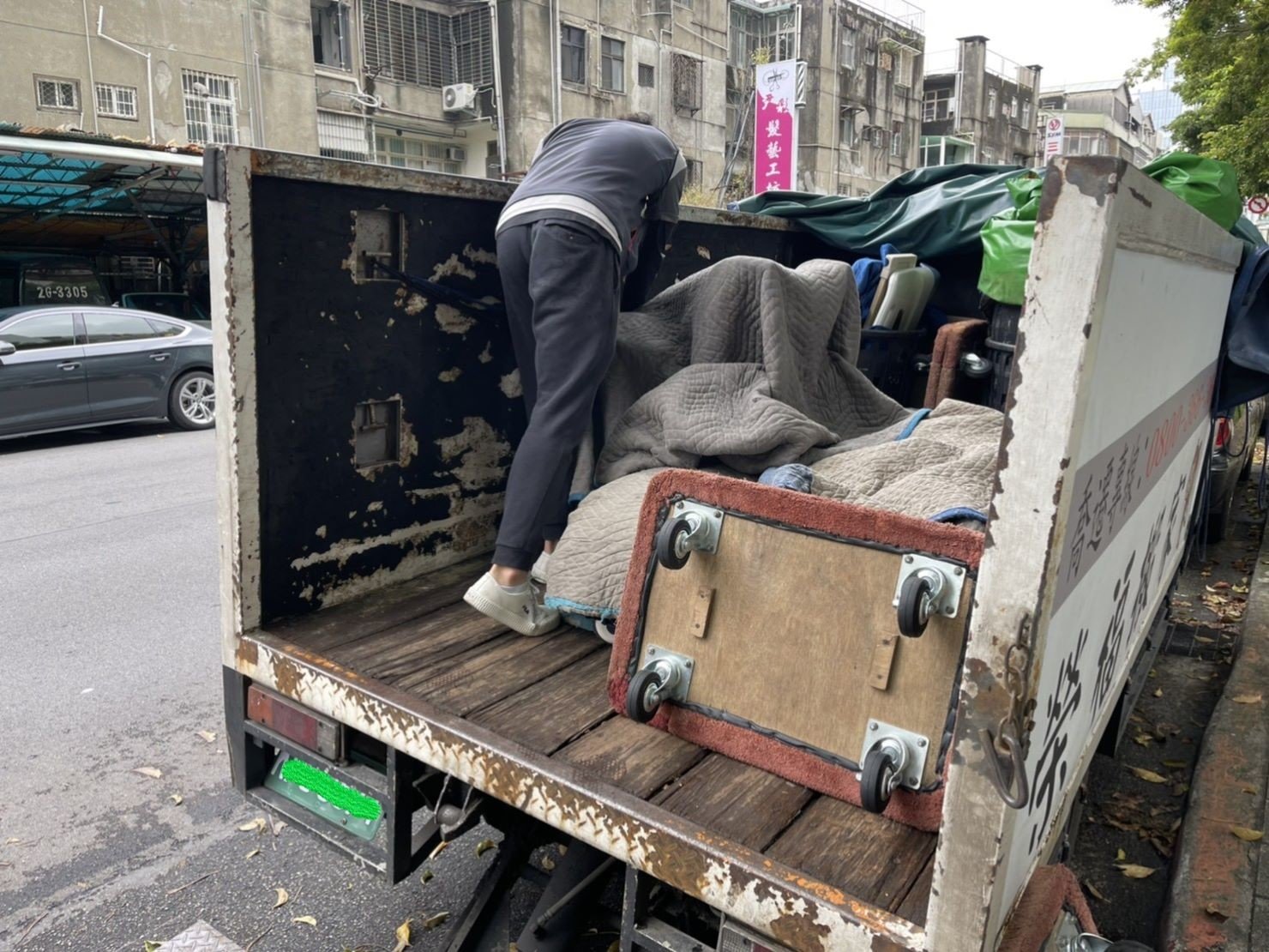 搬家公司推薦、新北搬家推薦【榮福搬家公司】南港搬家、桃園搬家公司推薦、台北搬家公司推薦、單件家具運送、搬醫療床、搬家具、冰箱搬運、基隆搬家、搬大型家電、床墊搬運、搬公司行號、家庭搬家、重物搬運、電動床搬運、搬鋼琴、醫療電動床搬運、搬工計時、搬運、人工搬運、大型家具搬運、家具拆裝、跨縣市搬家、搬家估價,針對顧客都秉持以用心實在專業搬家技巧,搬家實在用心值得您的信賴與選擇。歡迎來電咨詢02-2651-2727,榮福搬家有專員立即為您服務。 搬家公司推薦、新北搬家推薦【榮福搬家公司】南港搬家、桃園搬家公司推薦、台北搬家公司推薦、單件家具運送、搬醫療床、搬家具、冰箱搬運、基隆搬家、搬大型家電、床墊搬運、搬公司行號、家庭搬家、重物搬運、電動床搬運、搬鋼琴、醫療電動床搬運、搬工計時、搬運、人工搬運、大型家具搬運、家具拆裝、跨縣市搬家、搬家估價,針對顧客都秉持以用心實在專業搬家技巧,搬家實在用心值得您的信賴與選擇。歡迎來電咨詢02-2651-2727,榮福搬家有專員立即為您服務。