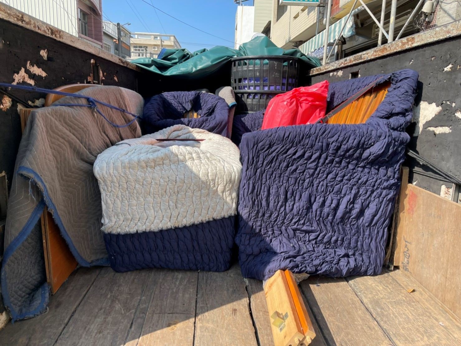 搬家公司推薦、新北搬家推薦【榮福搬家公司】南港搬家、桃園搬家公司推薦、台北搬家公司推薦、搬家具、大型家具搬運、冰箱搬運、基隆搬家、大型家電搬運、床墊搬運、搬公司行號、家庭搬家、搬鋼琴、搬工、搬運、搬家紙箱、跨縣市搬家、長途搬家、單件家具運送、單一物件搬運、搬家估價、搬家車、搬家公司好評推薦,針對顧客都秉持以用心實在專業搬家技巧,搬家實在用心值得您的信賴與選擇。歡迎來電咨詢02-2651-2727,榮福搬家有專員立即為您服務。 搬家公司推薦、新北搬家推薦【榮福搬家公司】南港搬家、桃園搬家公司推薦、台北搬家公司推薦、搬家具、大型家具搬運、冰箱搬運、基隆搬家、大型家電搬運、床墊搬運、搬公司行號、家庭搬家、搬鋼琴、搬工、搬運、搬家紙箱、跨縣市搬家、長途搬家、單件家具運送、單一物件搬運、搬家估價、搬家車、搬家公司好評推薦,針對顧客都秉持以用心實在專業搬家技巧,搬家實在用心值得您的信賴與選擇。歡迎來電咨詢02-2651-2727,榮福搬家有專員立即為您服務。