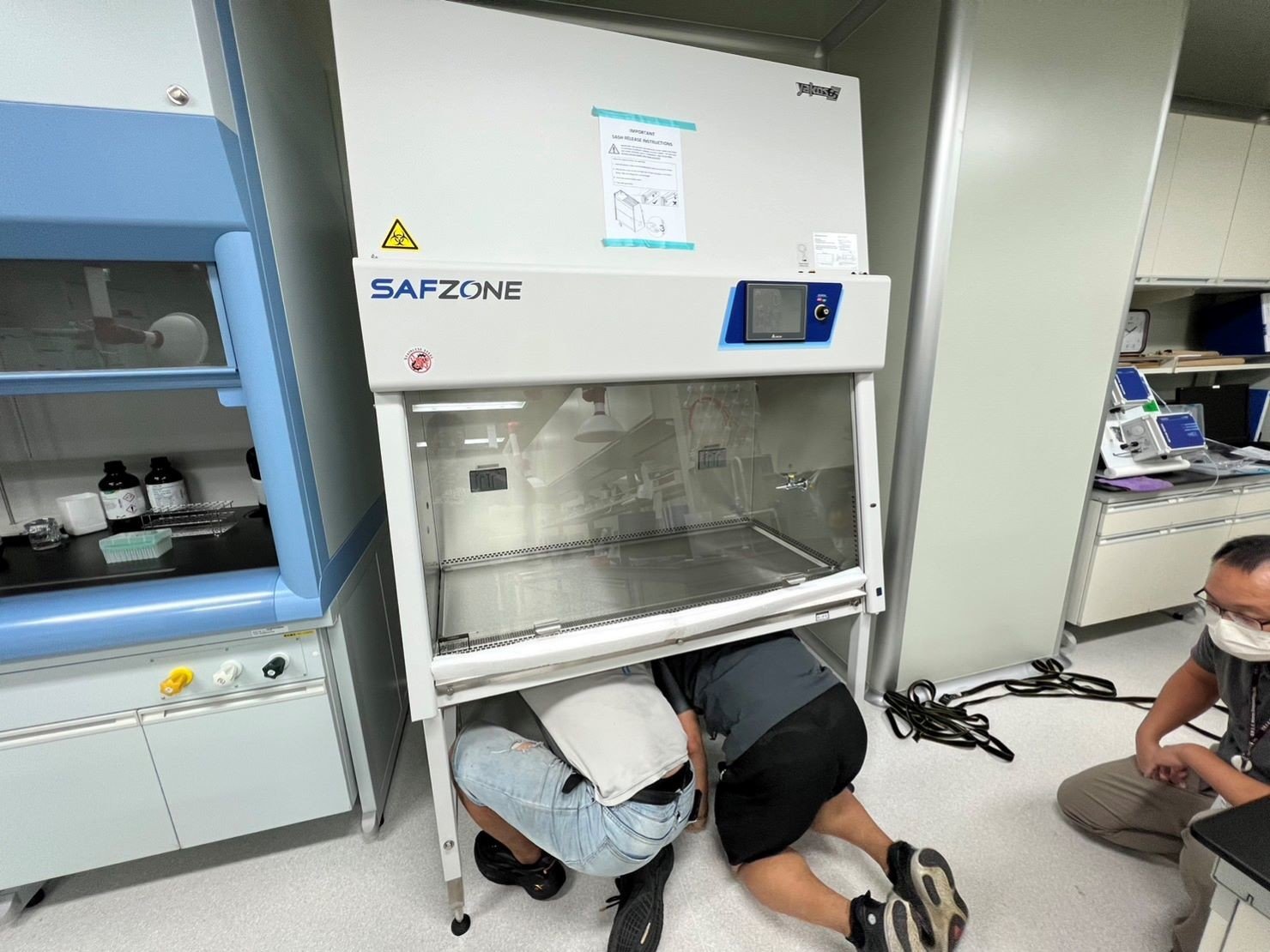台北搬實驗室生醫設備∣南港搬實驗室生醫設備∣新北搬實驗室生醫設備∣雙北搬實驗室生醫設備∣汐止搬實驗室生醫設備∣中永和搬實驗室生醫設備∣板橋搬實驗室生醫設備∣五股搬實驗室生醫設備∣基隆搬實驗室生醫設備∣桃園搬實驗室生醫設備∣【榮福搬家】屬專業搬家細膩運唯一首選,累積20年各式各樣特殊儀器設備的搬運經驗,專業敏捷快速完成您的各項搬運任務。針對顧客都秉持以用心實在專業搬家技巧,搬家實在用心值得您的信賴與選擇。歡迎來電咨詢02-2651-2727,榮福搬家有專員立即為您服務。 台北搬實驗室生醫設備∣南港搬實驗室生醫設備∣新北搬實驗室生醫設備∣雙北搬實驗室生醫設備∣汐止搬實驗室生醫設備∣中永和搬實驗室生醫設備∣板橋搬實驗室生醫設備∣五股搬實驗室生醫設備∣基隆搬實驗室生醫設備∣桃園搬實驗室生醫設備∣【榮福搬家】屬專業搬家細膩運唯一首選,累積20年各式各樣特殊儀器設備的搬運經驗,專業敏捷快速完成您的各項搬運任務。針對顧客都秉持以用心實在專業搬家技巧,搬家實在用心值得您的信賴與選擇。歡迎來電咨詢02-2651-2727,榮福搬家有專員立即為您服務。