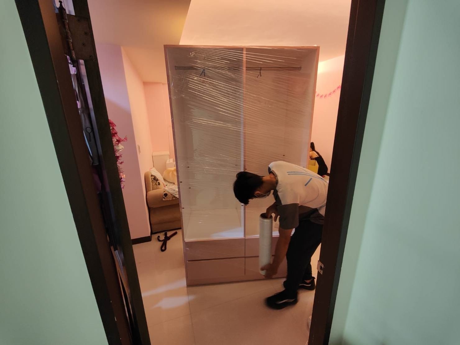 搬家具、冰箱搬運、基隆搬家、搬家電、床墊搬運、搬衣櫃、搬大型家具、搬公司行號、家庭搬家、搬鋼琴、搬工計時、人工搬運、搬運、搬家紙箱,針對顧客都秉持以用心實在專業搬家技巧,搬家實在用心值得您的信賴與選擇。【榮福搬家公司】搬家首選、搬家公司推薦:優質搬家,包裝搬運「細膩包裝、專業搬運、用心服務、以客為尊」是榮福搬家公司的宗旨與精神。歡迎立即來電02-2651-2727專人服務。系統式家具拆裝找專業的榮福搬家就對了。 搬家具、冰箱搬運、基隆搬家、搬家電、床墊搬運、搬衣櫃、搬大型家具、搬公司行號、家庭搬家、搬鋼琴、搬工計時、人工搬運、搬運、搬家紙箱,針對顧客都秉持以用心實在專業搬家技巧,搬家實在用心值得您的信賴與選擇。【榮福搬家公司】搬家首選、搬家公司推薦:優質搬家,包裝搬運「細膩包裝、專業搬運、用心服務、以客為尊」是榮福搬家公司的宗旨與精神。歡迎立即來電02-2651-2727專人服務。系統式家具拆裝找專業的榮福搬家就對了。