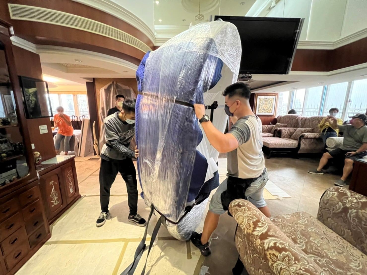 搬浴缸、按摩浴缸、TOTO浴缸、TOTO太空寢浴、搬重物【榮福搬家公司】精搬重物、搬魚缸、搬鋼琴、搬金庫、人力搬運、搬按摩椅、冰箱搬運、搬家具、搬家首選、吊掛搬運、吊家具搬運、吊金庫搬運、特殊重物搬運、單件重物搬運、搬醫療床、專搬重物、企業搬運服務、公司行號搬遷、搬遷、新北搬家公司推薦、搬家公司、基隆搬家、南港搬家、桃園搬家公司推薦、台北搬家公司推薦:大台北搬家,精緻包裝搬運「細膩包裝、專業搬運、用心服務、以客為尊」是榮福搬家公司的宗旨與精神。歡迎立即來電02-2651-2727專人服務。 搬浴缸、按摩浴缸、TOTO浴缸、TOTO太空寢浴、搬重物【榮福搬家公司】精搬重物、搬魚缸、搬鋼琴、搬金庫、人力搬運、搬按摩椅、冰箱搬運、搬家具、搬家首選、吊掛搬運、吊家具搬運、吊金庫搬運、特殊重物搬運、單件重物搬運、搬醫療床、專搬重物、企業搬運服務、公司行號搬遷、搬遷、新北搬家公司推薦、搬家公司、基隆搬家、南港搬家、桃園搬家公司推薦、台北搬家公司推薦:大台北搬家,精緻包裝搬運「細膩包裝、專業搬運、用心服務、以客為尊」是榮福搬家公司的宗旨與精神。歡迎立即來電02-2651-2727專人服務。