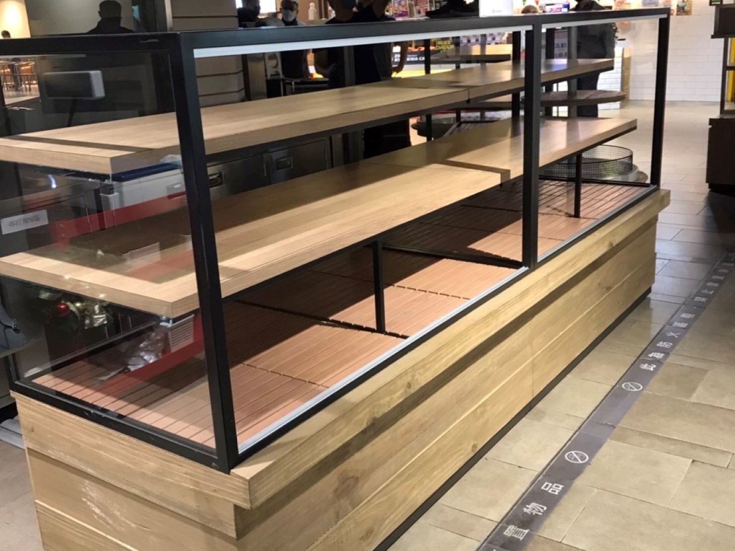 【榮福搬家】百貨烘焙店面搬遷、地下街烘焙店面搬遷、百貨甜點店面搬遷、地下街烘焙店面搬遷、麵包店搬遷、麵包陳列架搬遷、麵包展示架搬遷、店面搬遷、餐飲設備暫放、訂製餐桌椅精緻包裝、營業用攪拌機搬運、營業用冰箱精緻包裝、營業用烤箱搬遷、麵包切割機、營業用冰箱搬遷、工作檯包裝,工作桌,台北搬家公司推薦:大台北搬家,精緻包裝搬運「細膩包裝、專業搬運、用心服務、以客為尊」是榮福搬家公司的宗旨與精神。歡迎立即來電02-2651-2727專人服務。 【榮福搬家】百貨烘焙店面搬遷、地下街烘焙店面搬遷、百貨甜點店面搬遷、地下街烘焙店面搬遷、麵包店搬遷、麵包陳列架搬遷、麵包展示架搬遷、店面搬遷、餐飲設備暫放、訂製餐桌椅精緻包裝、營業用攪拌機搬運、營業用冰箱精緻包裝、營業用烤箱搬遷、麵包切割機、營業用冰箱搬遷、工作檯包裝,工作桌,台北搬家公司推薦:大台北搬家,精緻包裝搬運「細膩包裝、專業搬運、用心服務、以客為尊」是榮福搬家公司的宗旨與精神。歡迎立即來電02-2651-2727專人服務。