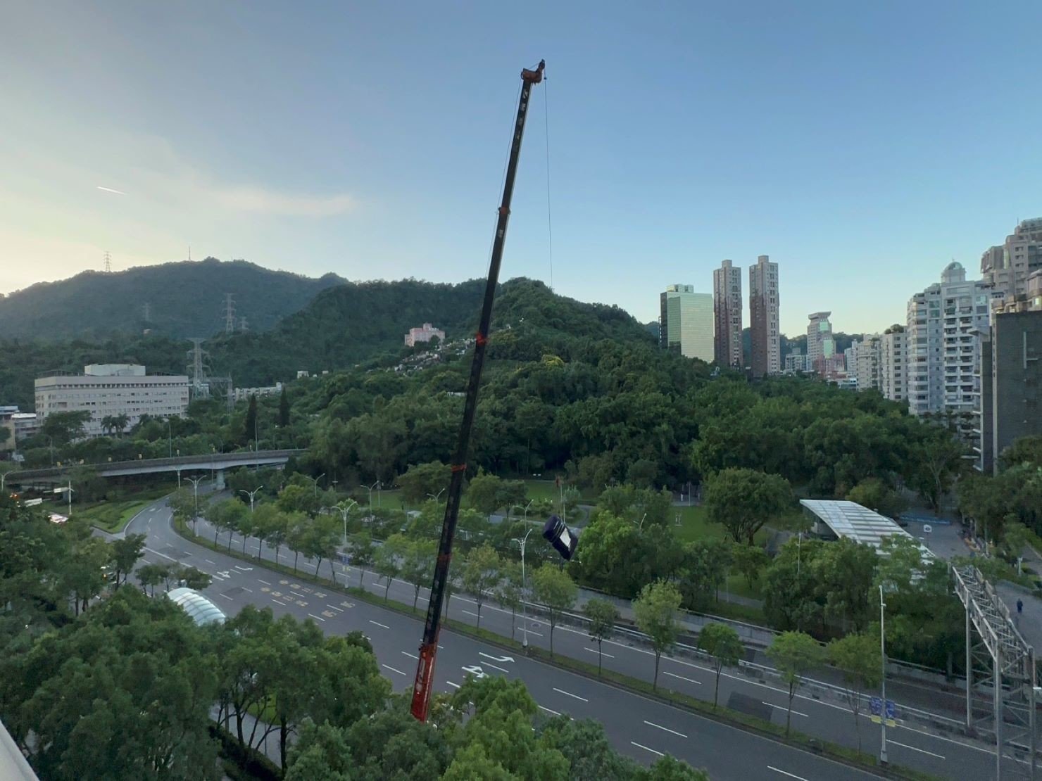 台北搬家重物吊掛搬運∣南港搬家重物吊掛搬運∣新北搬家重物吊掛搬運∣雙北搬家重物吊掛搬運∣汐止搬家重物吊掛運∣五股搬家重物吊搬運搬運∣ ∣板橋搬家重物吊掛搬運∣桃園搬家重物吊掛搬運推薦【榮福搬家】屬專業搬家細吊累運唯一的選擇,累積20年來特殊重物的搬運經驗,專業敏捷快速完成您的各項搬運任務。榮福搬家擁有精細的包裝搬運「精細包裝、專業搬運、用心服務、以客為尊」是榮福家搬運公司的宗旨與精神。歡迎立即來電02-2651-2727人服務。 台北搬家重物吊掛搬運∣南港搬家重物吊掛搬運∣新北搬家重物吊掛搬運∣雙北搬家重物吊掛搬運∣汐止搬家重物吊掛運∣五股搬家重物吊搬運搬運∣ ∣板橋搬家重物吊掛搬運∣桃園搬家重物吊掛搬運推薦【榮福搬家】屬專業搬家細吊累運唯一的選擇,累積20年來特殊重物的搬運經驗,專業敏捷快速完成您的各項搬運任務。榮福搬家擁有精細的包裝搬運「精細包裝、專業搬運、用心服務、以客為尊」是榮福家搬運公司的宗旨與精神。歡迎立即來電02-2651-2727人服務。