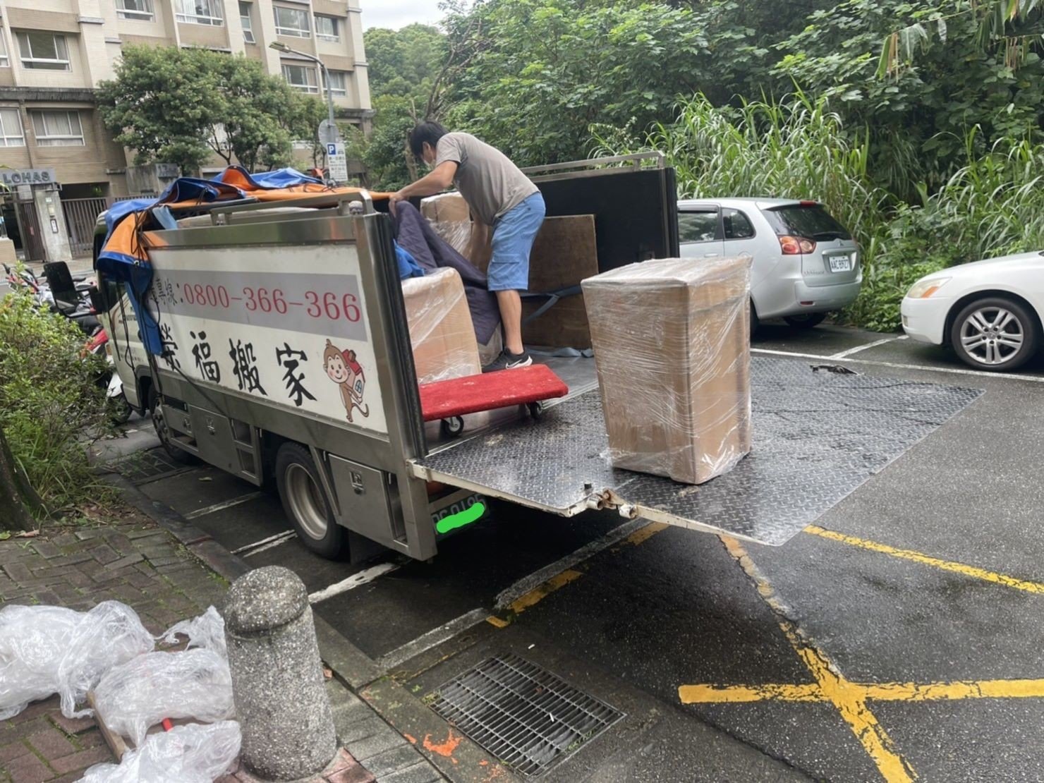 倉儲暫放精緻包裝、搬家公司推薦、新北搬家公司推薦【榮福搬家公司】基隆倉儲搬運搬家、南港倉儲搬運搬家、桃園倉儲搬運、台北倉儲搬運搬家、新北倉儲搬運搬家、板橋倉儲搬運搬家,【倉儲暫放唯一指定搬家公司】住家裝修倉儲暫放、精緻搬家、精緻包裝、倉儲暫放家具防護包裝防潮濕防蟲蛀、廚房家電倉儲包裝、紅木桌椅防潮防蟲倉儲暫放、搬家首選,大型家具搬運、台北搬家公司推薦:大台北搬家,精緻包裝搬運「細膩包裝、專業搬運、用心服務、以客為尊」是榮福搬家公司的宗旨與精神。歡迎立即來電02-2651-2727專人服務。 倉儲暫放精緻包裝、搬家公司推薦、新北搬家公司推薦【榮福搬家公司】基隆倉儲搬運搬家、南港倉儲搬運搬家、桃園倉儲搬運、台北倉儲搬運搬家、新北倉儲搬運搬家、板橋倉儲搬運搬家,【倉儲暫放唯一指定搬家公司】住家裝修倉儲暫放、精緻搬家、精緻包裝、倉儲暫放家具防護包裝防潮濕防蟲蛀、廚房家電倉儲包裝、紅木桌椅防潮防蟲倉儲暫放、搬家首選,大型家具搬運、台北搬家公司推薦:大台北搬家,精緻包裝搬運「細膩包裝、專業搬運、用心服務、以客為尊」是榮福搬家公司的宗旨與精神。歡迎立即來電02-2651-2727專人服務。