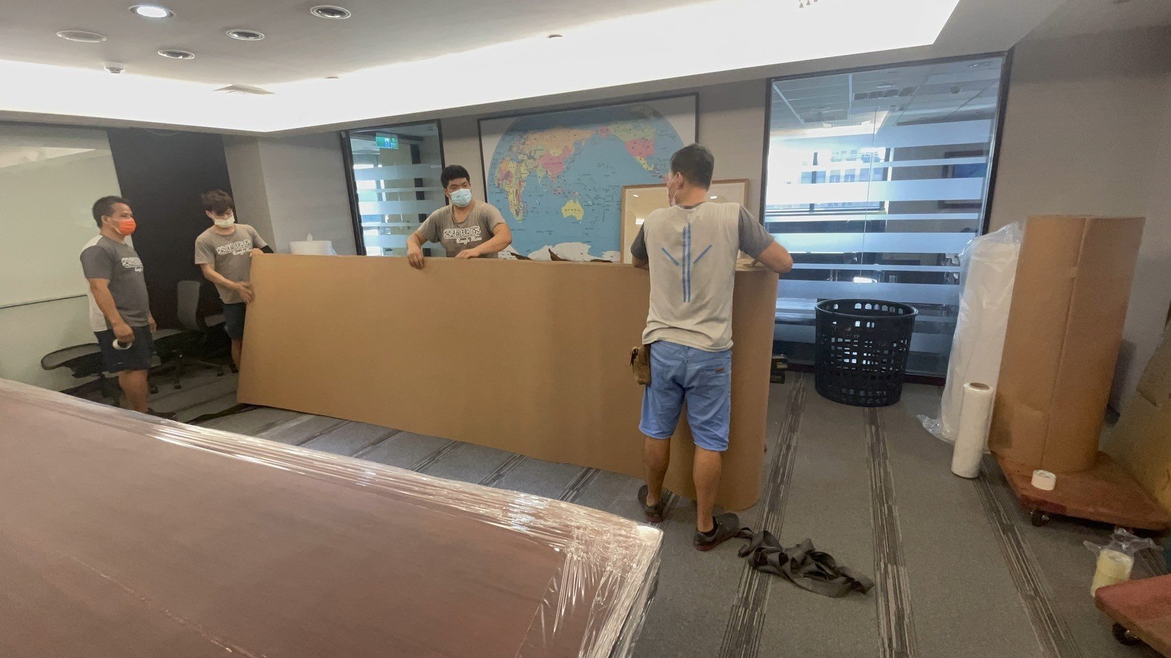 只需搬一件家具?搬運單一家具【榮福搬家公司】大型實木會議桌、雕刻品、木雕神像、木雕刻藝術品、按摩椅搬運、搬神明桌、家庭搬家、跨縣市搬家、搬工計時、專業吊掛搬運、搬搬家首選、特殊重物搬運、專搬重物、搬重物技巧、新北搬家公司推薦、搬家車、搬家公司、基隆搬家、南港搬家、桃園搬家公司推薦、台北搬家公司推薦:大台北搬家,精緻包裝搬運「細膩包裝、專業搬運、用心服務、以客為尊」是榮福搬家公司的宗旨與精神。歡迎立即來電02-2651-2727專人服務。 只需搬一件家具?搬運單一家具【榮福搬家公司】大型實木會議桌、雕刻品、木雕神像、木雕刻藝術品、按摩椅搬運、搬神明桌、家庭搬家、跨縣市搬家、搬工計時、專業吊掛搬運、搬搬家首選、特殊重物搬運、專搬重物、搬重物技巧、新北搬家公司推薦、搬家車、搬家公司、基隆搬家、南港搬家、桃園搬家公司推薦、台北搬家公司推薦:大台北搬家,精緻包裝搬運「細膩包裝、專業搬運、用心服務、以客為尊」是榮福搬家公司的宗旨與精神。歡迎立即來電02-2651-2727專人服務。