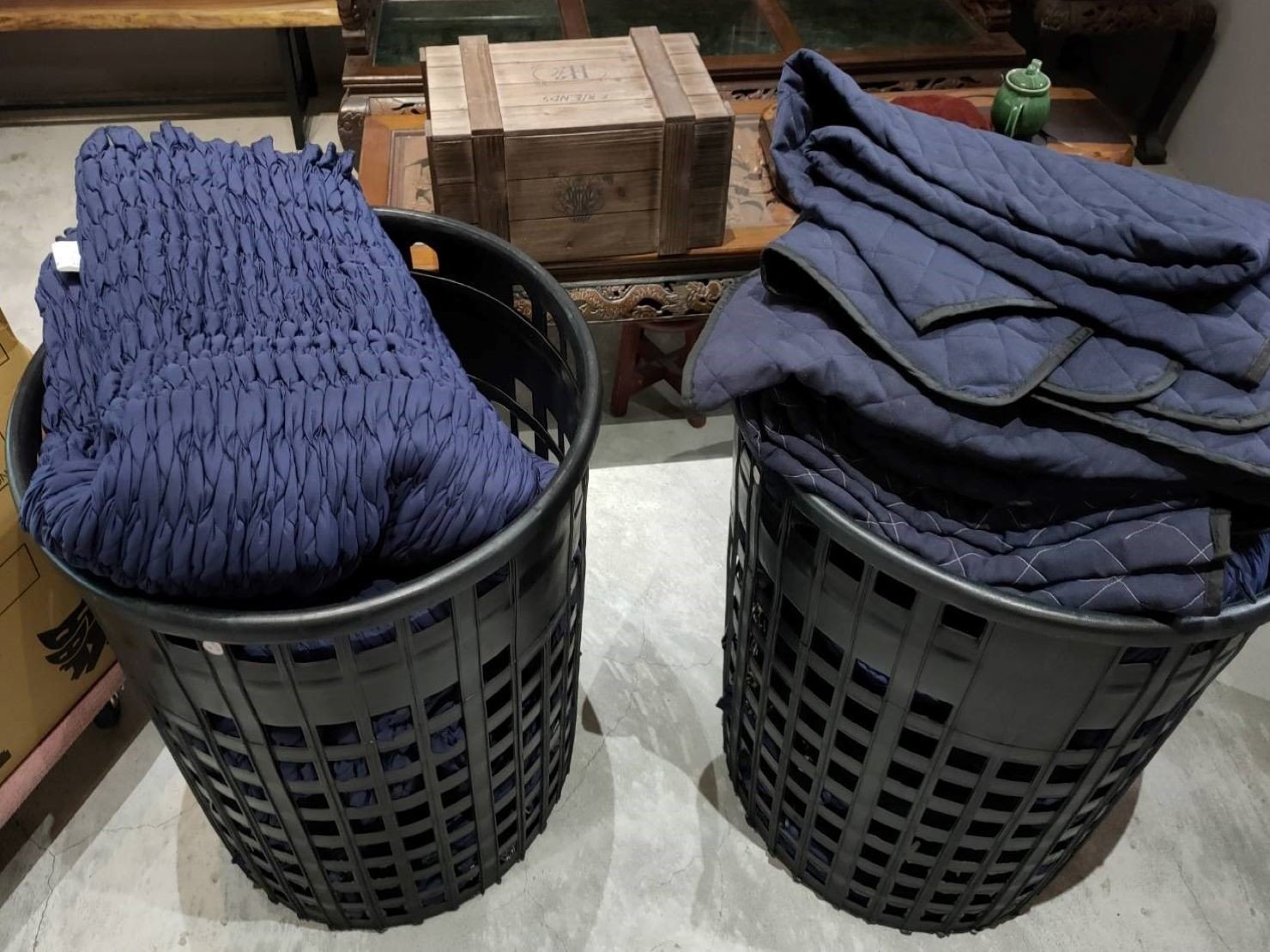 南港搬家、搬家公司【榮福搬家】搬家服務推薦給您最優質搬家、最安全的搬運服務:軍用包裹毯、日式伸縮保護套(依據不同家具、家電器、儀器等套上使用保護防碰撞及磨擦)。 南港搬家、搬家公司【榮福搬家】搬家服務推薦給您最優質搬家、最安全的搬運服務:軍用包裹毯、日式伸縮保護套(依據不同家具、家電器、儀器等套上使用保護防碰撞及磨擦)。