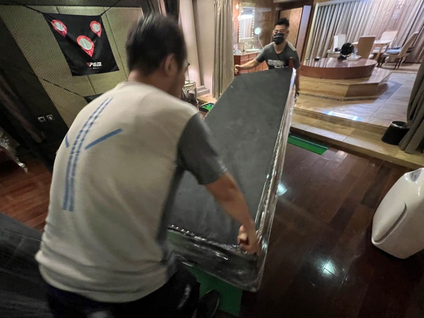 台北倉儲暫放精緻包裝∣南港倉儲暫放精緻包裝∣新北倉儲暫放精緻包裝∣雙北倉儲暫放精緻包裝∣汐止倉儲暫放精緻包裝∣中永和倉儲暫放精緻包裝∣板橋倉儲暫放精緻包裝∣五股倉儲暫放精緻包裝∣基隆倉儲暫放精緻包裝∣桃園倉儲暫放精緻包裝,精緻包裝搬運「細膩包裝、專業搬運、用心服務、以客為尊」是榮福搬家公司的宗旨與精神。歡迎立即來電02-2651-2727專人服務。 台北倉儲暫放精緻包裝∣南港倉儲暫放精緻包裝∣新北倉儲暫放精緻包裝∣雙北倉儲暫放精緻包裝∣汐止倉儲暫放精緻包裝∣中永和倉儲暫放精緻包裝∣板橋倉儲暫放精緻包裝∣五股倉儲暫放精緻包裝∣基隆倉儲暫放精緻包裝∣桃園倉儲暫放精緻包裝,精緻包裝搬運「細膩包裝、專業搬運、用心服務、以客為尊」是榮福搬家公司的宗旨與精神。歡迎立即來電02-2651-2727專人服務。