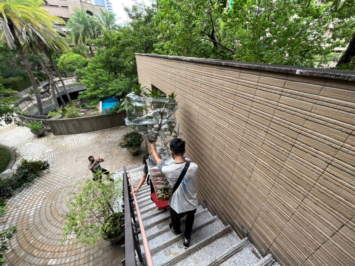 台北搬家吊掛搬運∣南港搬家吊掛搬運∣新北搬家吊掛搬運∣雙北搬家吊掛搬運∣汐止搬家吊掛搬運∣五股搬家吊掛搬運∣中永和搬家吊掛搬運∣板橋搬家吊掛搬運∣桃園搬家吊掛搬運推薦【榮福搬家】屬專業搬家細膩運唯一首選,累積20年各式各樣特殊重物的搬運經驗,專業敏捷快速完成您的各項搬運任務。榮福搬家具備精緻包裝搬運「細膩包裝、專業搬運、用心服務、以客為尊」是榮福搬家公司的宗旨與精神。歡迎立即來電02-2651-2727專人服務。 台北搬家吊掛搬運∣南港搬家吊掛搬運∣新北搬家吊掛搬運∣雙北搬家吊掛搬運∣汐止搬家吊掛搬運∣五股搬家吊掛搬運∣中永和搬家吊掛搬運∣板橋搬家吊掛搬運∣桃園搬家吊掛搬運推薦【榮福搬家】屬專業搬家細膩運唯一首選,累積20年各式各樣特殊重物的搬運經驗,專業敏捷快速完成您的各項搬運任務。榮福搬家具備精緻包裝搬運「細膩包裝、專業搬運、用心服務、以客為尊」是榮福搬家公司的宗旨與精神。歡迎立即來電02-2651-2727專人服務。