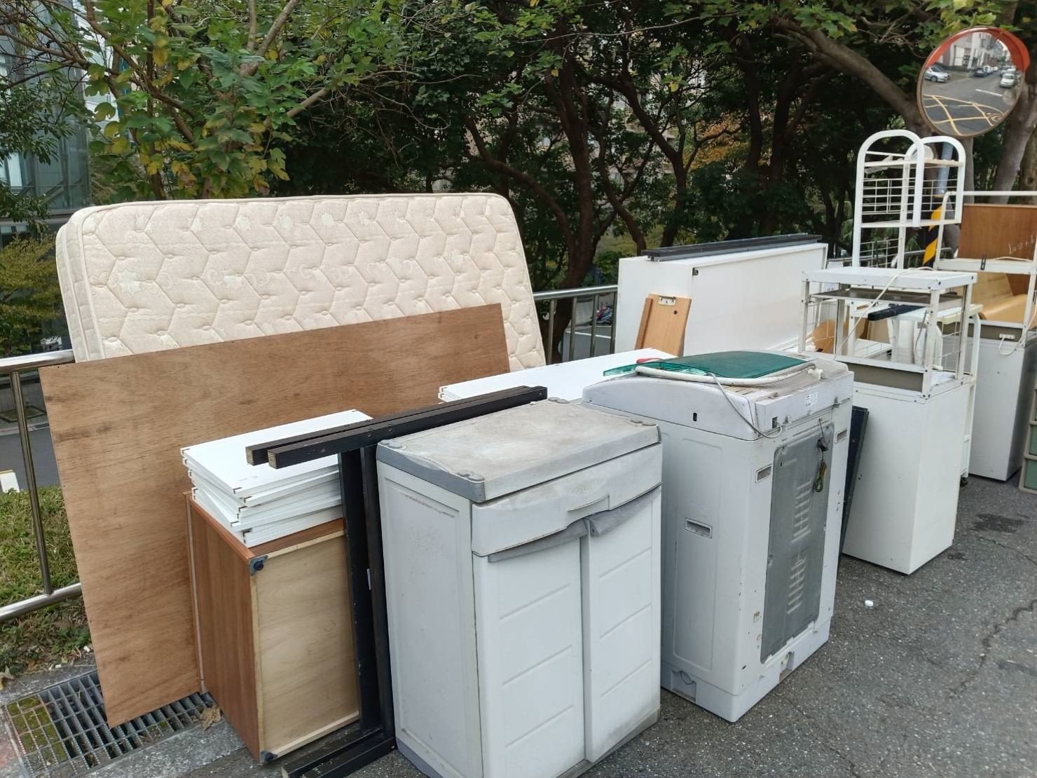 新北市垃圾清運、台北垃圾清運、不要的家具怎麼辦、搬家公司推薦、新北搬家推薦【榮福搬家公司】南港搬家、桃園搬家公司推薦、桃園大型垃圾、台北搬家公司推薦、租屋族、套房、雅房、房東、房東最愛、搬垃圾處理、家庭廢棄物清運、廢棄物處理、搬運廢棄物、家具垃圾處理、清運、搬家具、冰箱搬運、基隆搬家、大型家電回收清運、床墊搬運、搬衣櫃、大型家具丟棄、搬公司行號、家庭垃圾清運公司、清垃圾、廢棄家具處理、廢棄家具清運、搬家車,針對顧客都秉持以用心實在專業搬家技巧,搬家實在用心值得您的信賴與選擇。歡迎來電咨詢02-2651-2727,榮福搬家有專員立即為您服務。 新北市垃圾清運、台北垃圾清運、不要的家具怎麼辦、搬家公司推薦、新北搬家推薦【榮福搬家公司】南港搬家、桃園搬家公司推薦、桃園大型垃圾、台北搬家公司推薦、租屋族、套房、雅房、房東、房東最愛、搬垃圾處理、家庭廢棄物清運、廢棄物處理、搬運廢棄物、家具垃圾處理、清運、搬家具、冰箱搬運、基隆搬家、大型家電回收清運、床墊搬運、搬衣櫃、大型家具丟棄、搬公司行號、家庭垃圾清運公司、清垃圾、廢棄家具處理、廢棄家具清運、搬家車,針對顧客都秉持以用心實在專業搬家技巧,搬家實在用心值得您的信賴與選擇。歡迎來電咨詢02-2651-2727,榮福搬家有專員立即為您服務。