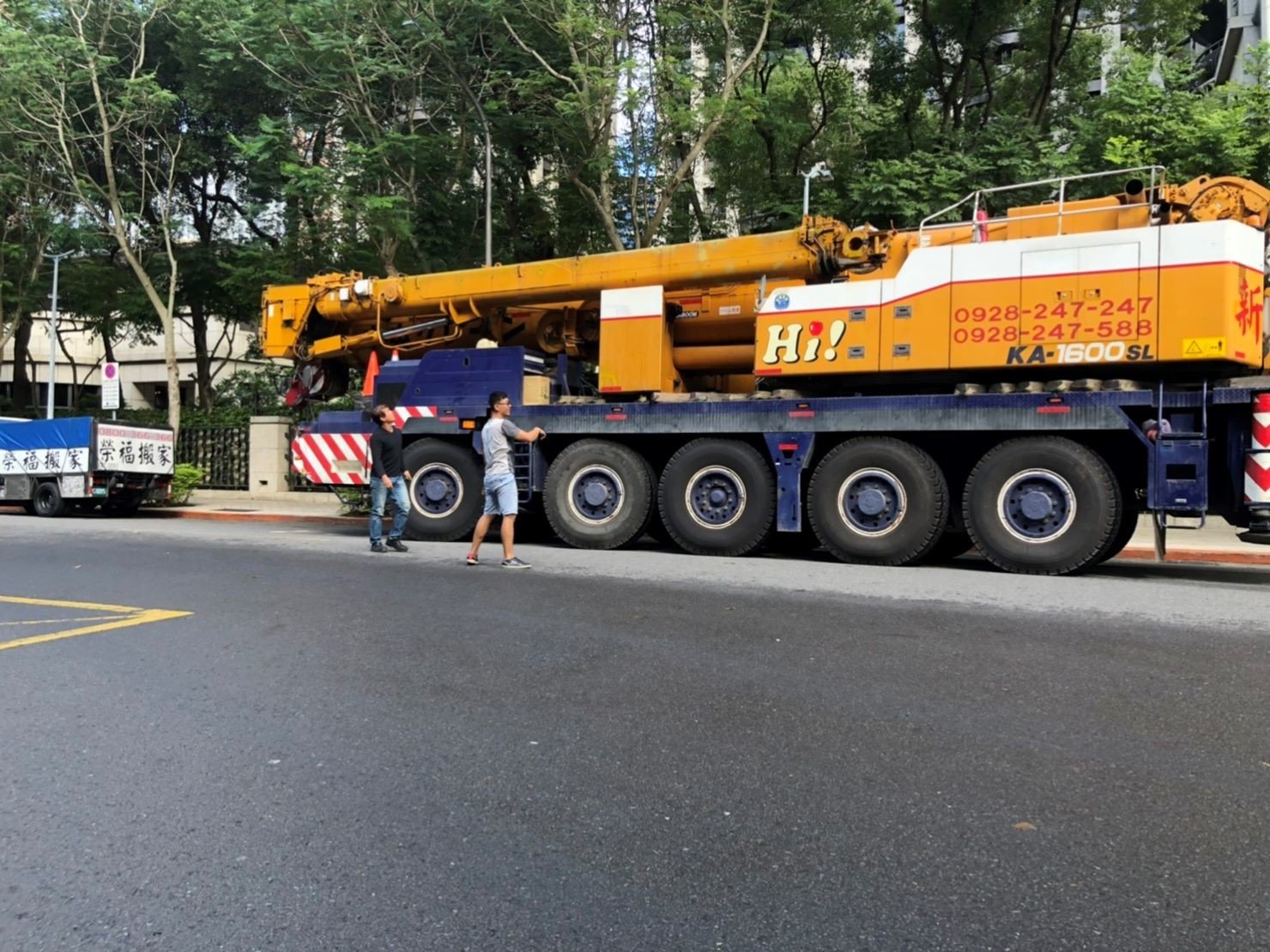 搬家公司推薦【榮福搬家公司】跨縣搬家、搬家首選、吊家具、搬家公司推薦:大台北搬家,精緻包裝搬運「細膩包裝、專業搬運、用心服務、以客為尊」是榮福搬家公司的宗旨與精神。歡迎立即來電02-2651-2727專人服務。 搬家公司推薦【榮福搬家公司】跨縣搬家、搬家首選、吊家具、搬家公司推薦:大台北搬家,精緻包裝搬運「細膩包裝、專業搬運、用心服務、以客為尊」是榮福搬家公司的宗旨與精神。歡迎立即來電02-2651-2727專人服務。